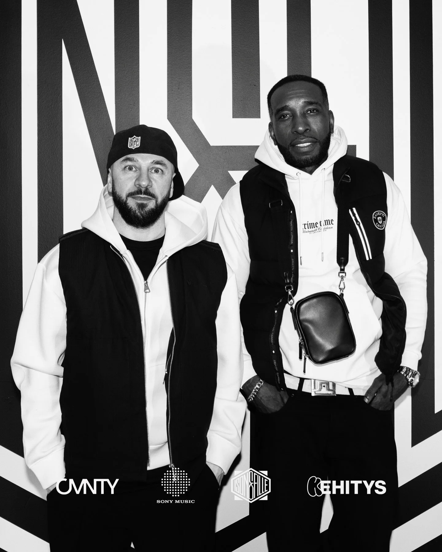 Recap fr&aring;n @isonfille friends &amp; family f&ouml;rhandslyssning av &ldquo;Stj&auml;rnor &amp; fallna &auml;nglar&rdquo; p&aring; CMNTY, ute 10 april.

Tack f&ouml;r f&ouml;rtroendet
@isonfille @tarotanisawa @sonymusicsweden , en &auml;ra ❤️

?