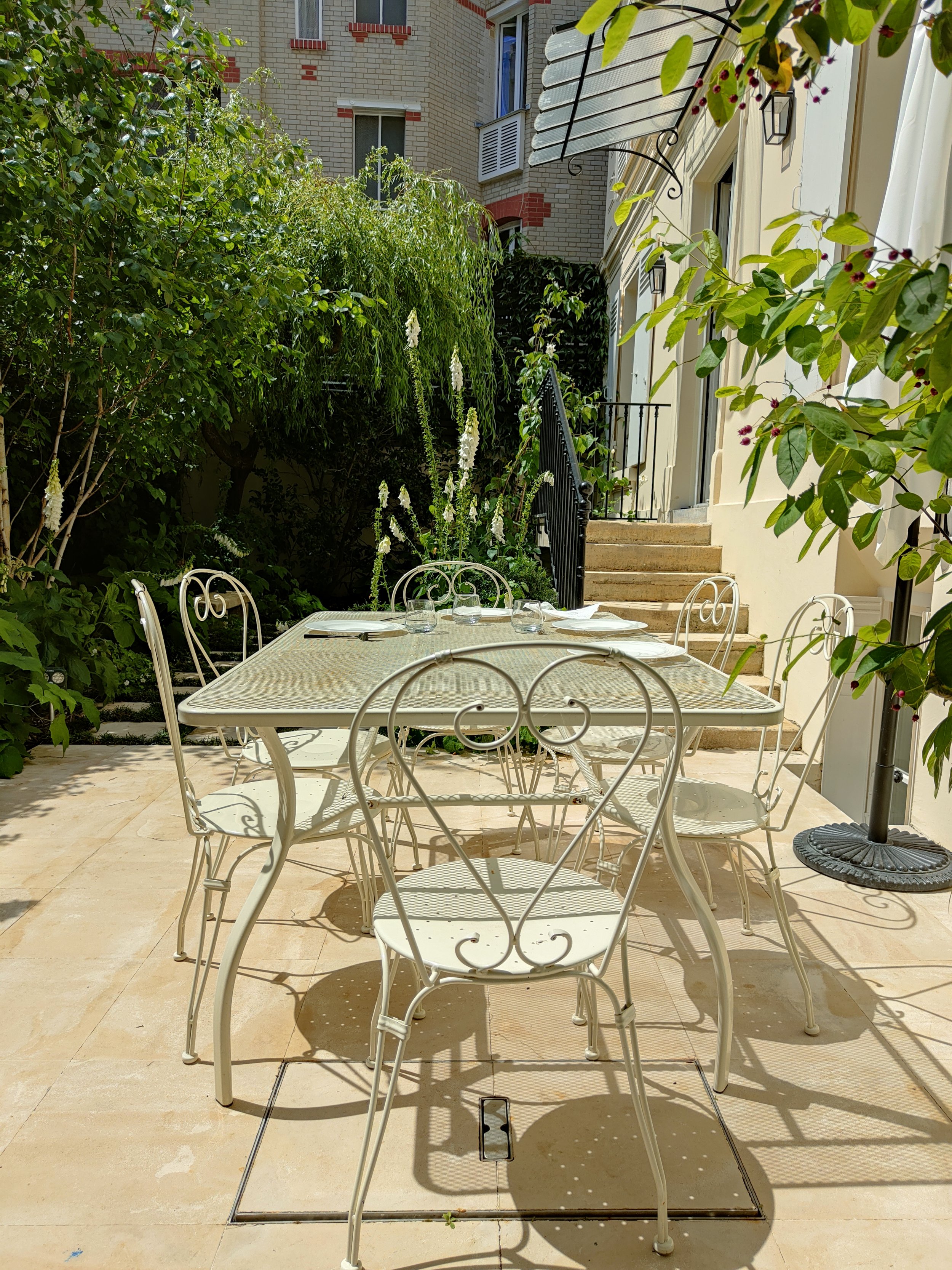 cour-haussmannienne-paysagee-paris.jpg
