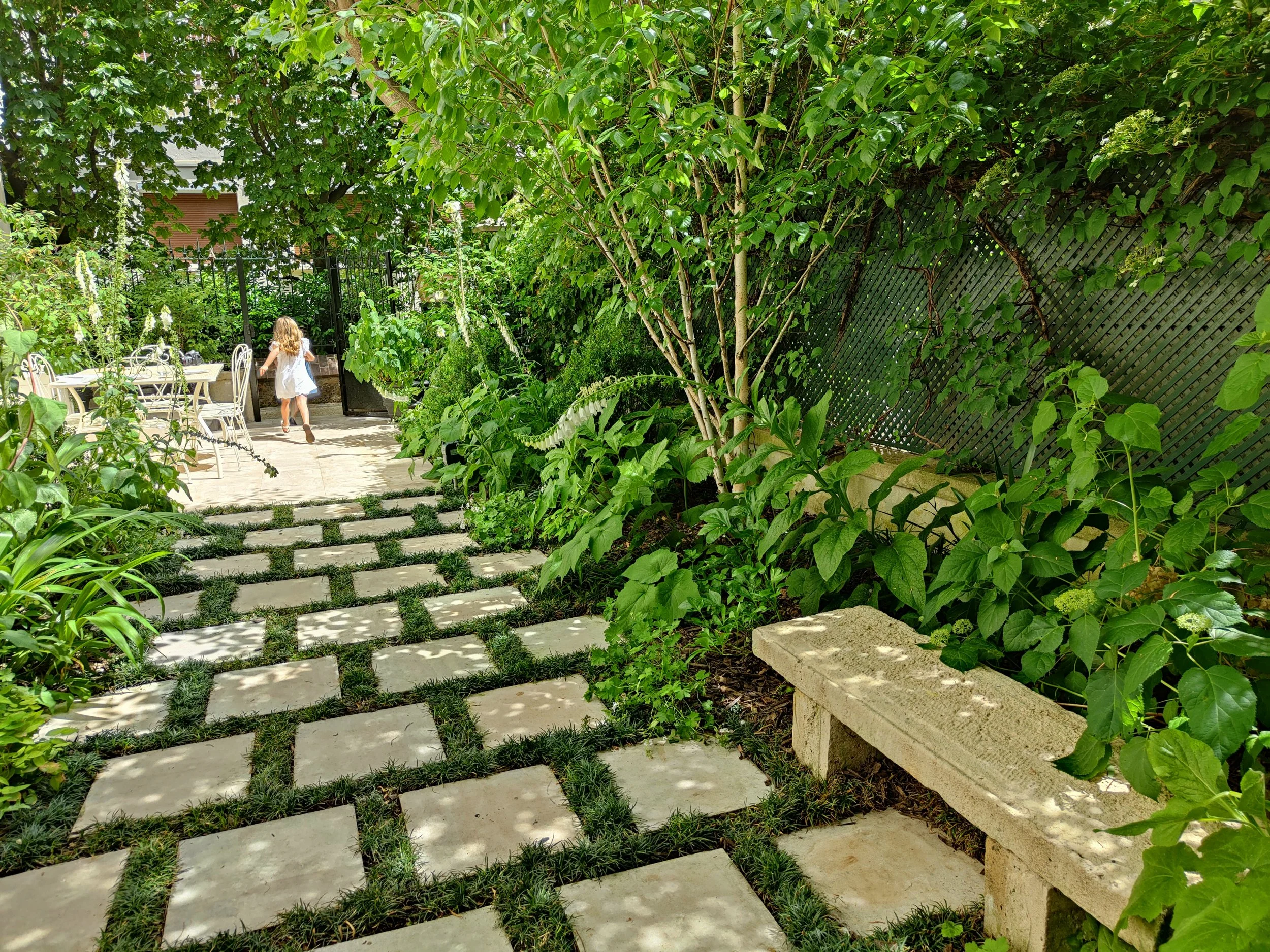 jardin-cour-parisienne.jpg
