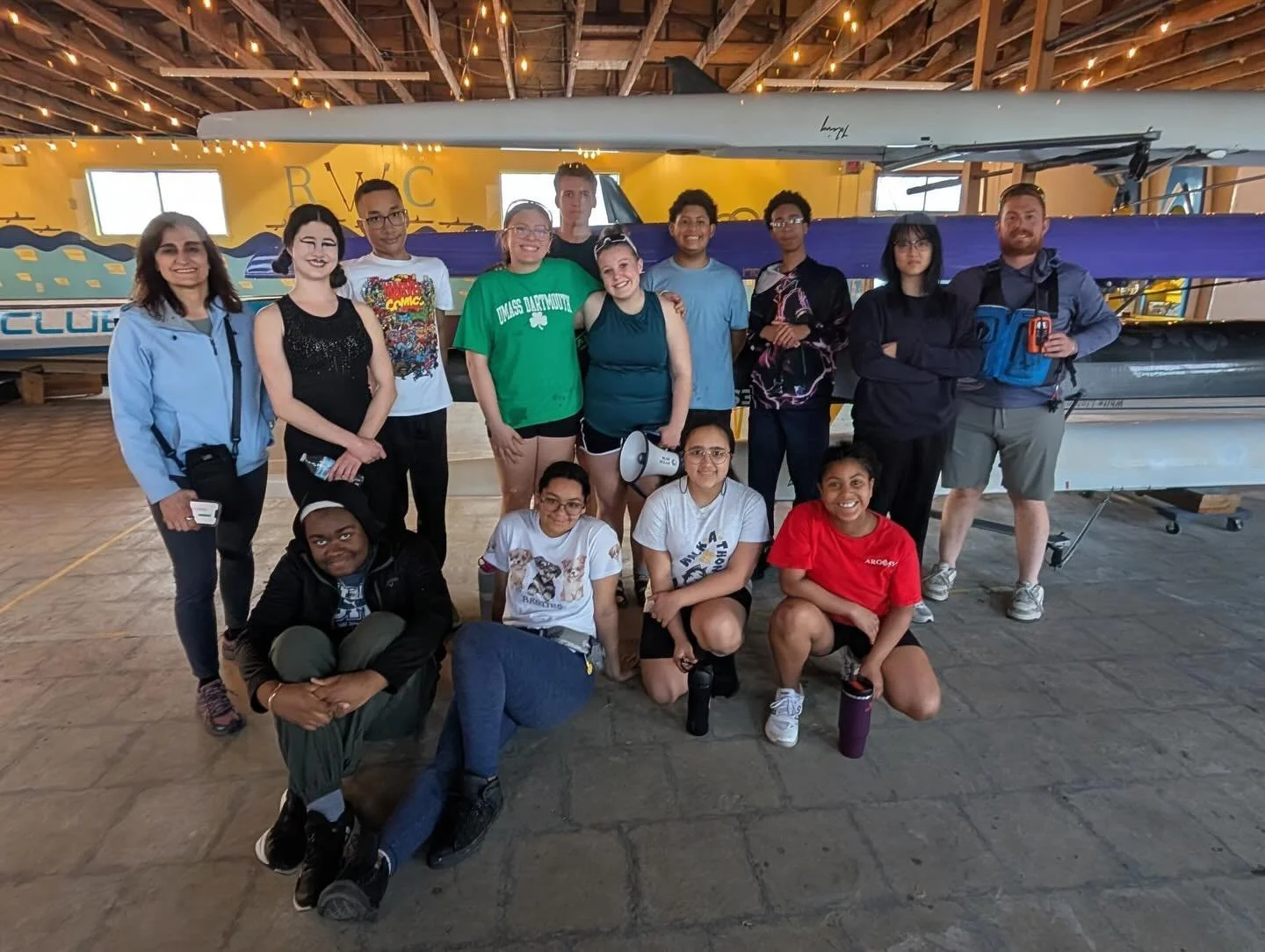 Randolph High School @bluedevilsathletics and @watupparowingcenter on the water getting strokes in together 🚣&zwj;♀️