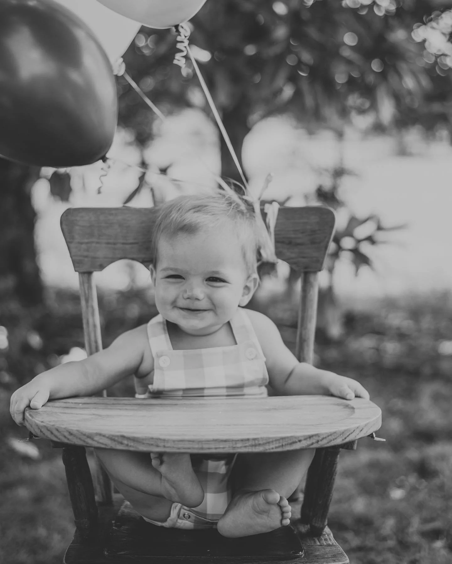 This time of year I try to be careful about sharing people&rsquo;s sessions so I don&rsquo;t ruin the excitement of everyone&rsquo;s Christmas cards... SOOOO instead, here&rsquo;s a little summer throwback of our little Jack at his first birthday! 

