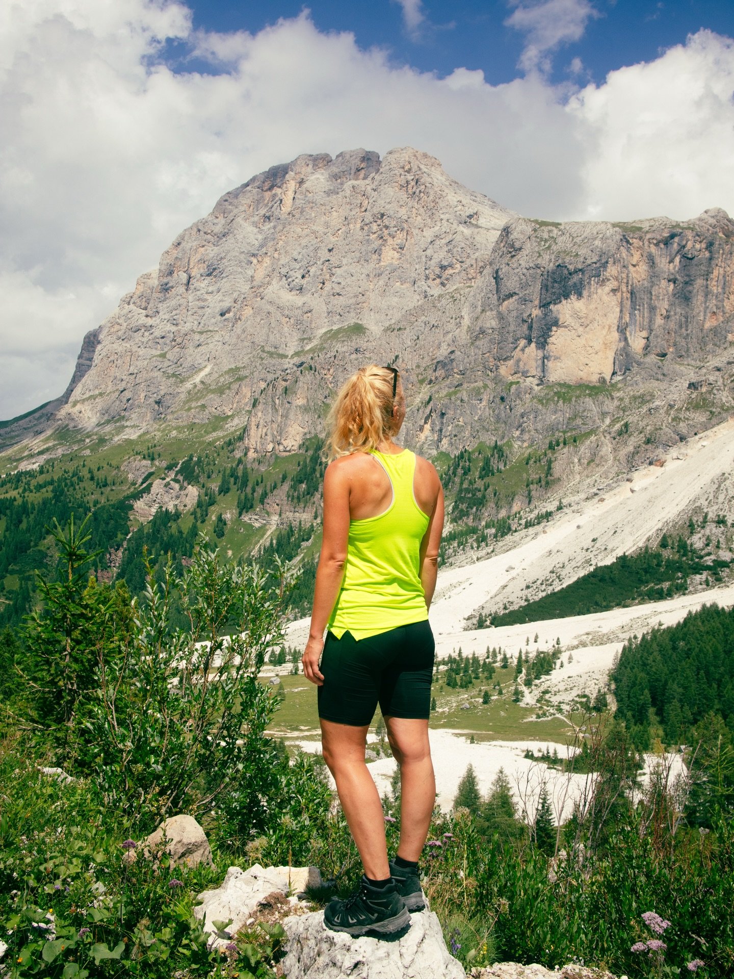 Why it&rsquo;s hard to stay on track (and how to make it easier) ⤵️

Do your 2026 goals already feel a bit like a mountain you don&acute;t know how you&acute;ll ever get to the top of? 🏔️

We are a week into the year, and for many of us, the initial