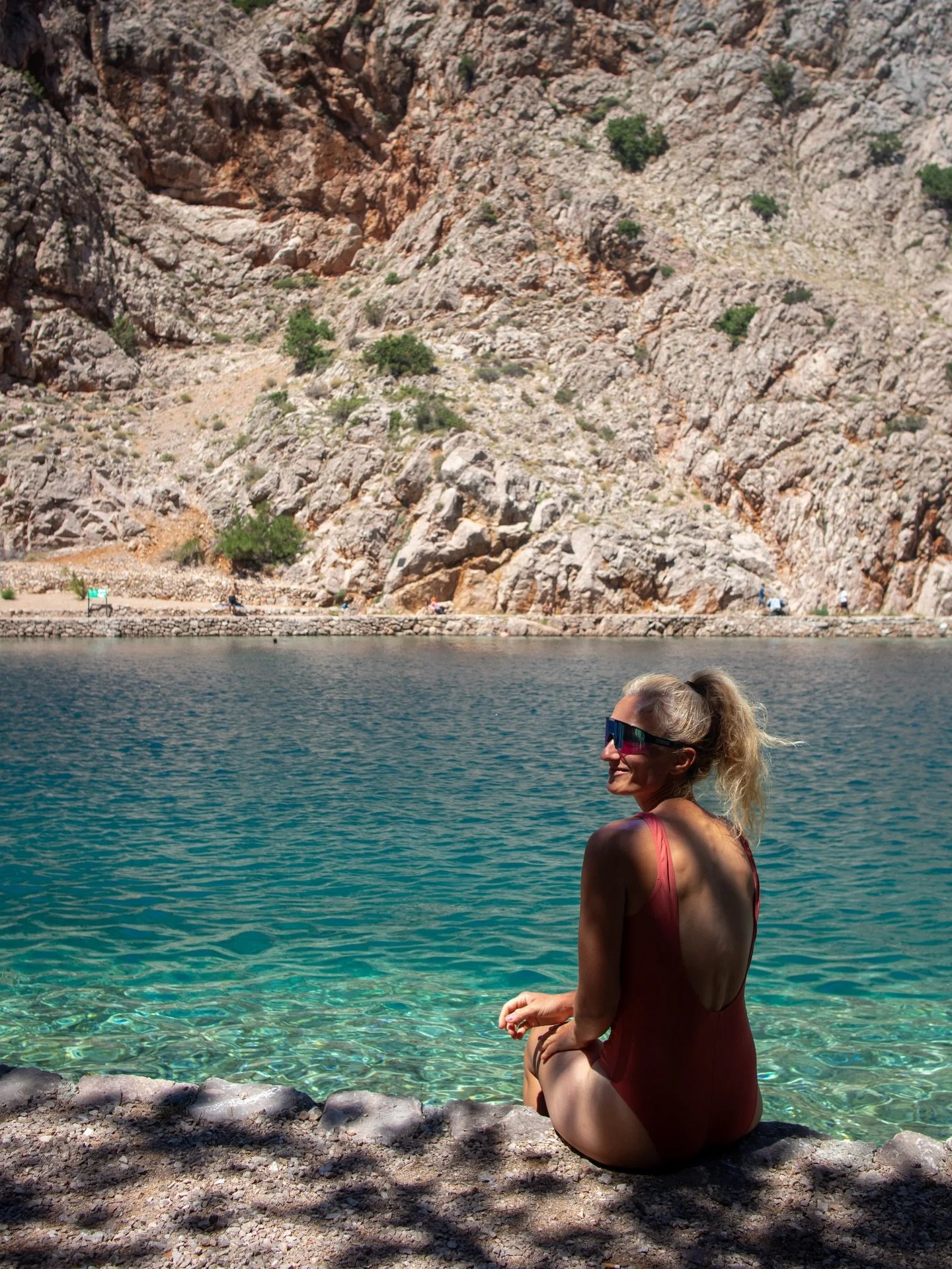 Feeling lazy &amp; burnt out? Here&acute;s how to build better business habits ⤵️

Have you ever sat down at the end of a long day, opened your laptop to work on your business, and then... just sat there? 

Staring at a blank screen while feeling lik