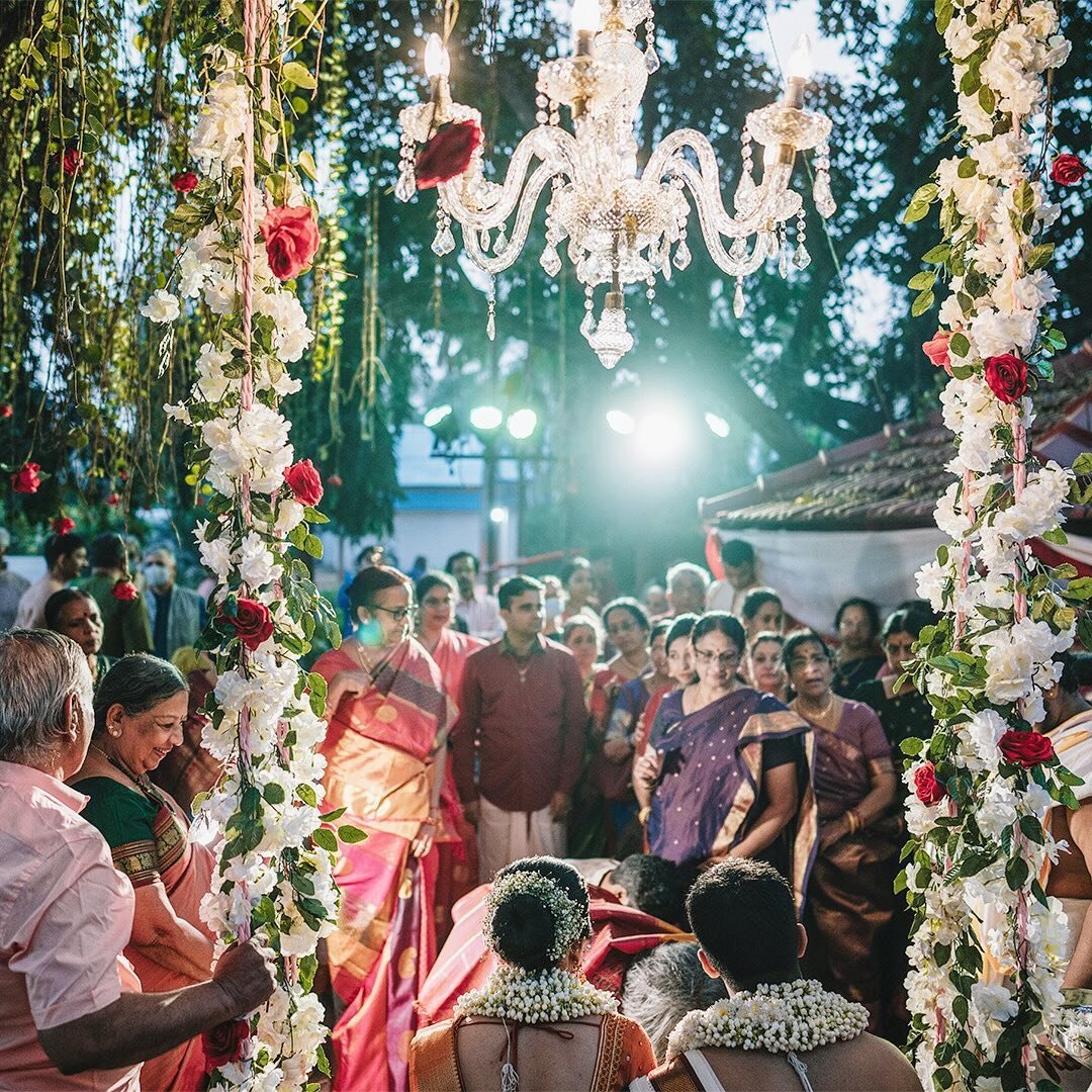 A beautiful story 
Shot this beautiful wedding last year 

#southindian #tamilwedding #funwedding #bride #wedmegood #shaadisaga #bridesofinstagram #tamilweddingsaree #earlymorning #kanjivaram #southindianbridalfashion #bridalportraits