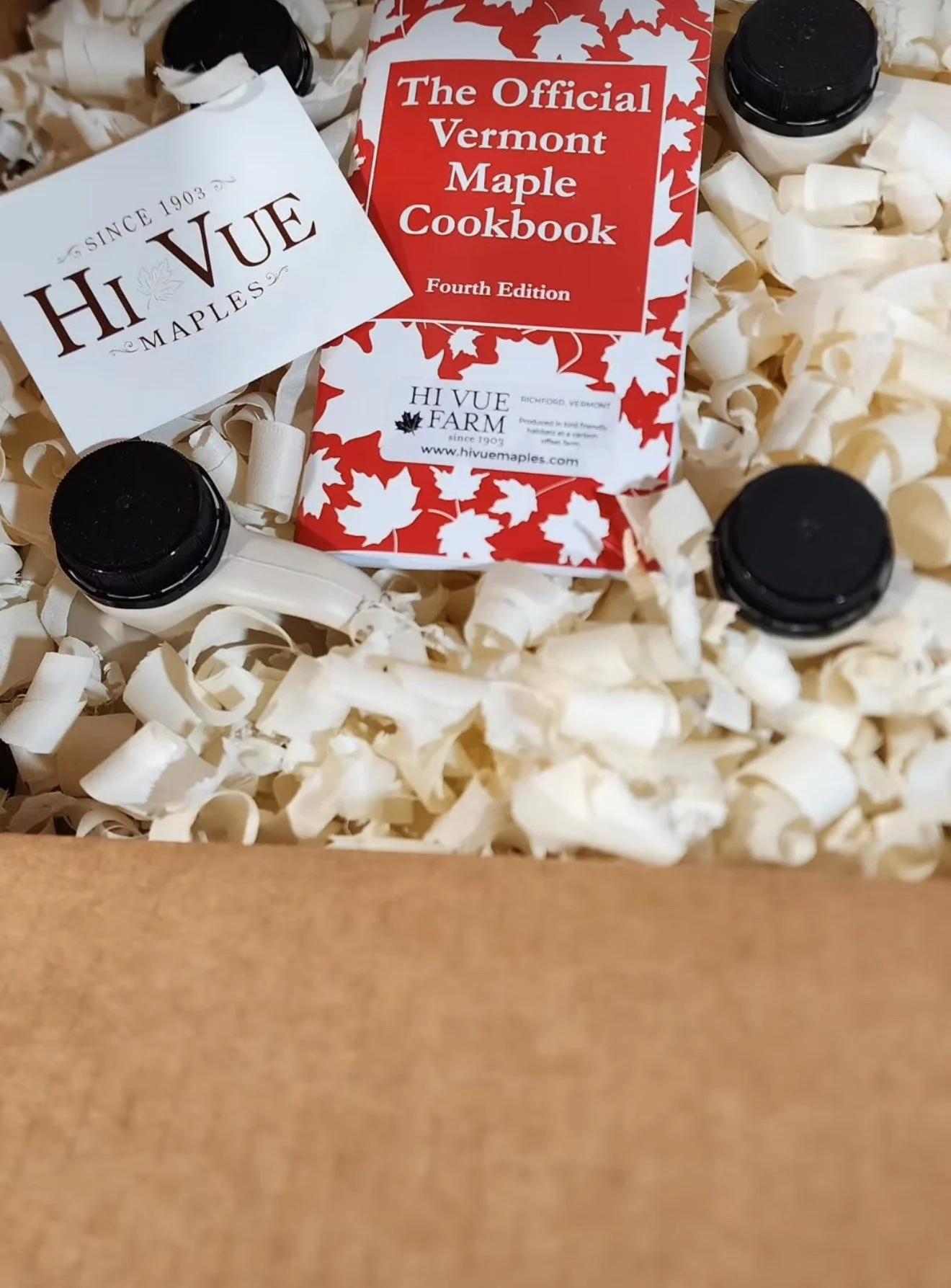 Hi Vue Farm Maple products packaged in Sylvacurl