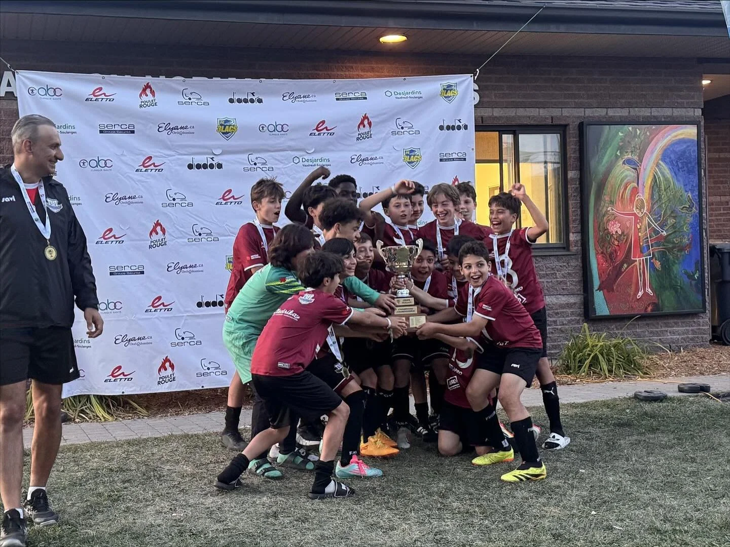 We wrapped up our summer season with Coupe 3Lacs! @fctroislacs 

Our two U8 teams reached the finals and played their heart out. Our U12 D2 boys team won first place and took the trophy! 🏆

We are proud of the progress and dedication of all our play