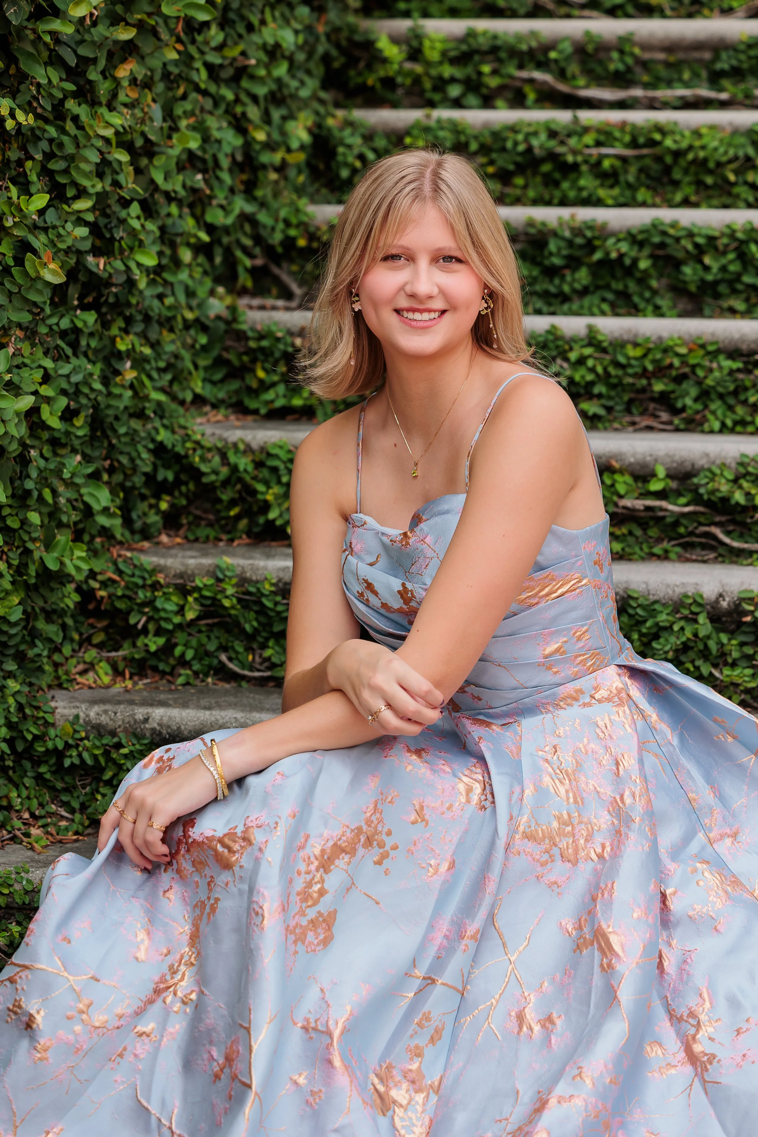 Savannah, GA, Senior Portrait Photography, Lisa Barksdale, young lady in a big ball gown. 