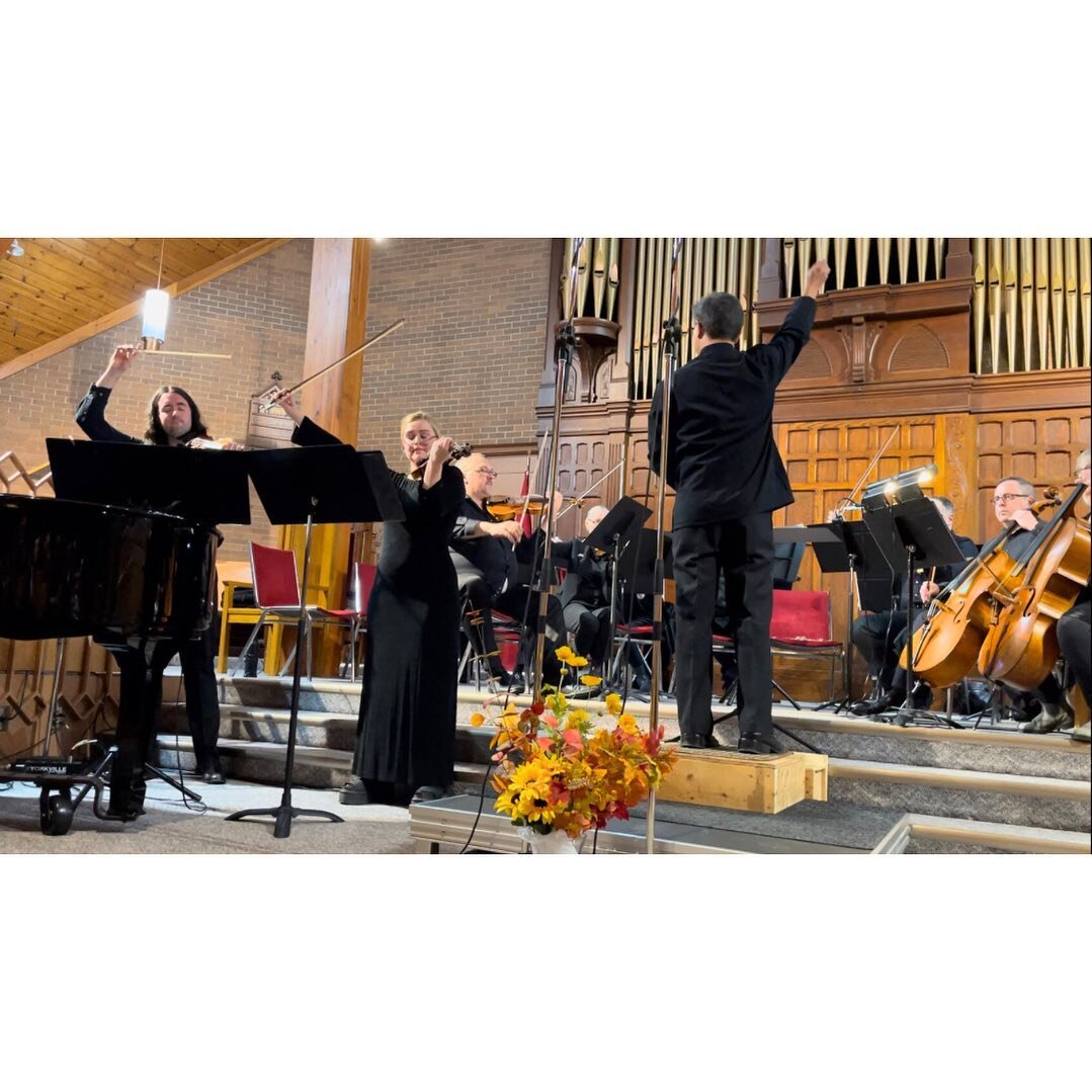 The final notes of Bach&rsquo;s Concerto for Two Violins in D Minor with Symphonette by the Sea 🎻🌊We are beyond grateful to all who came out to this concert and to Symphonette by the Sea for the opportunity to perform this incredible piece with orc