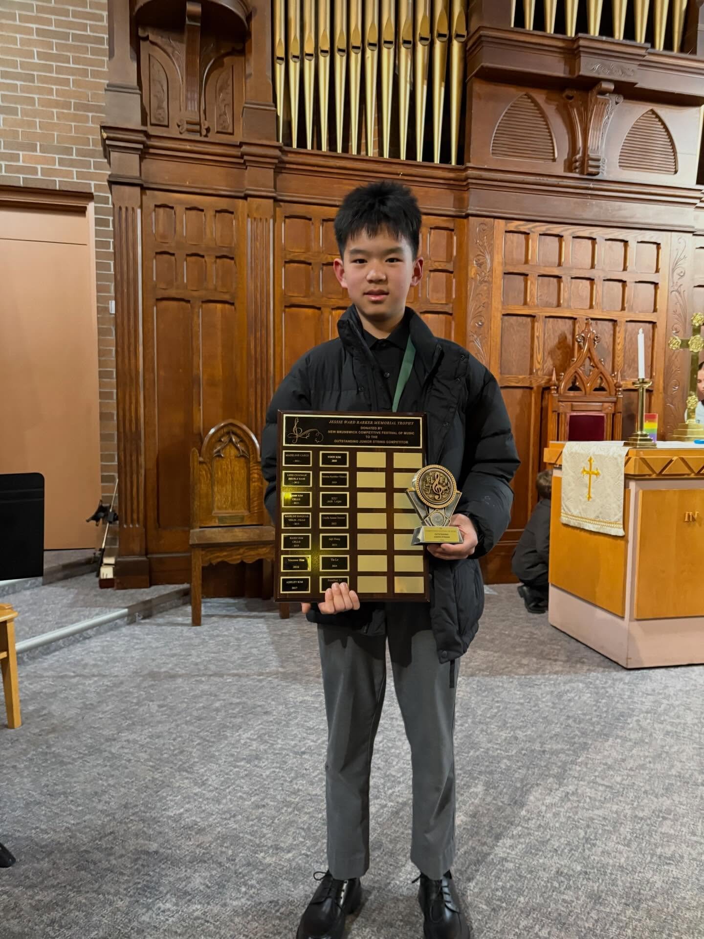 Wow! Congratulations to Daniel for his achievements last night! He won top junior string player, 2nd runner up junior star, and was recommended to provincials. We are so proud of him for his hard work and dedication 🎻🏆