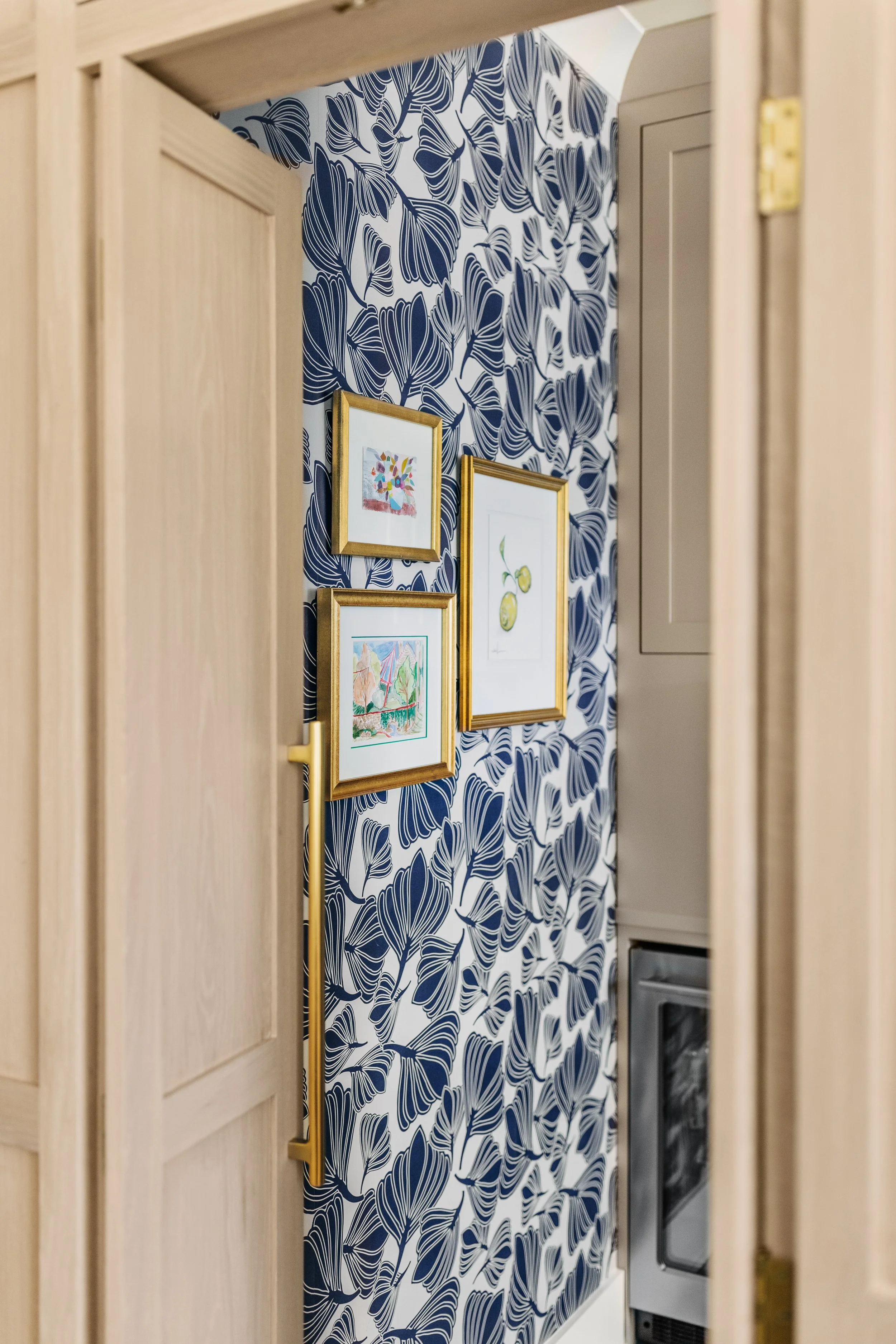 wallpaper installation in Greenille SC