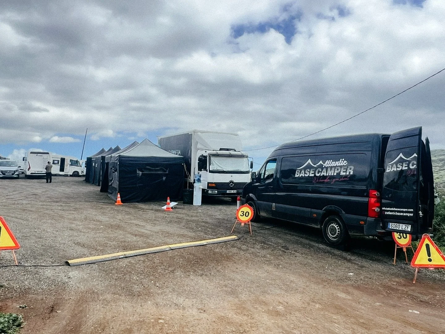 🎬🚐 Atlantic Base Camper on set! 🚐🎬
Another day, another adventure w/ @7ifim! Our production van is fully set up and ready to support an exciting production. From 20kw of electric to essential logistics, we make sure the team has everything they n