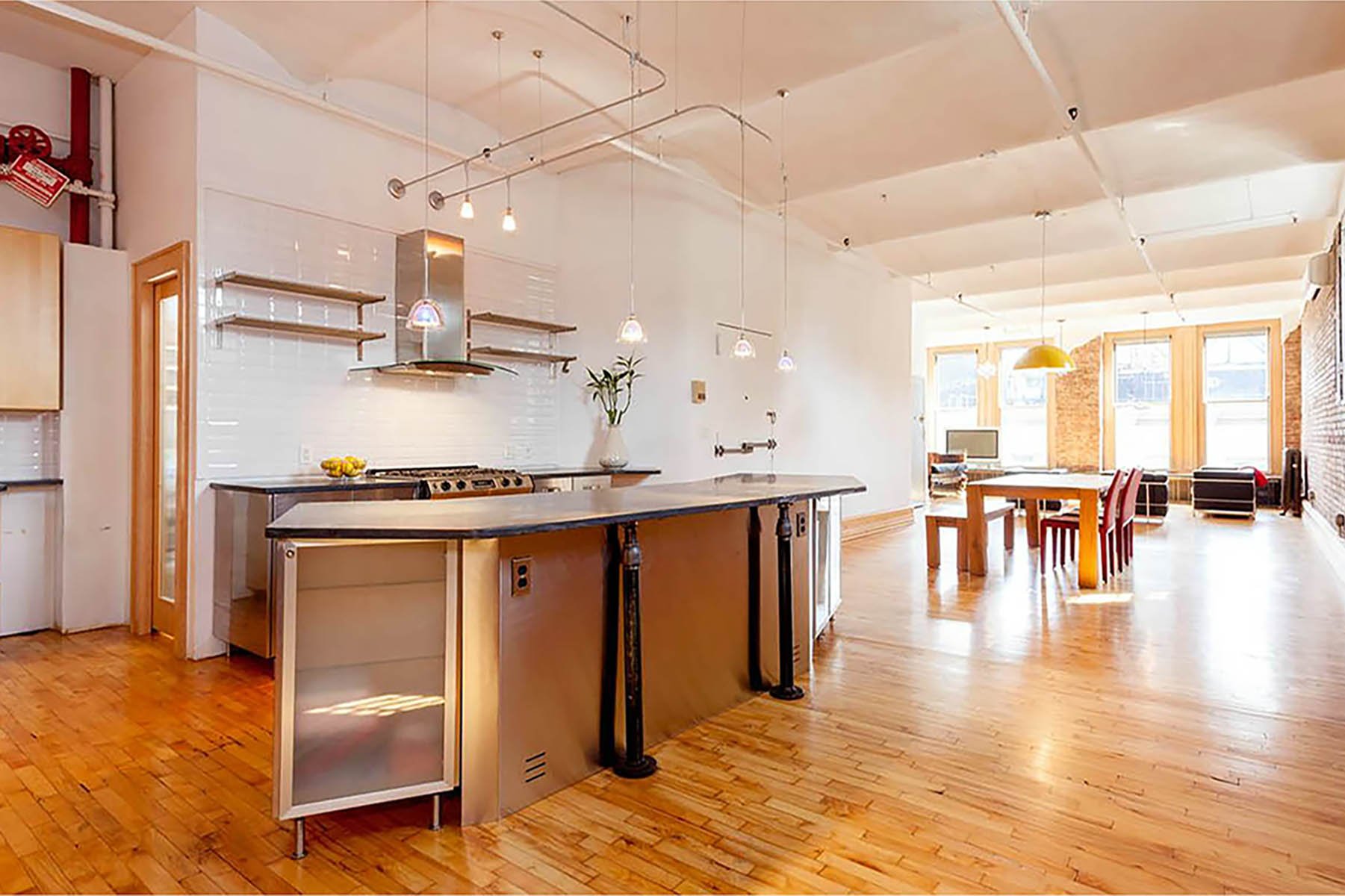 543-Broadway kitchen.jpeg