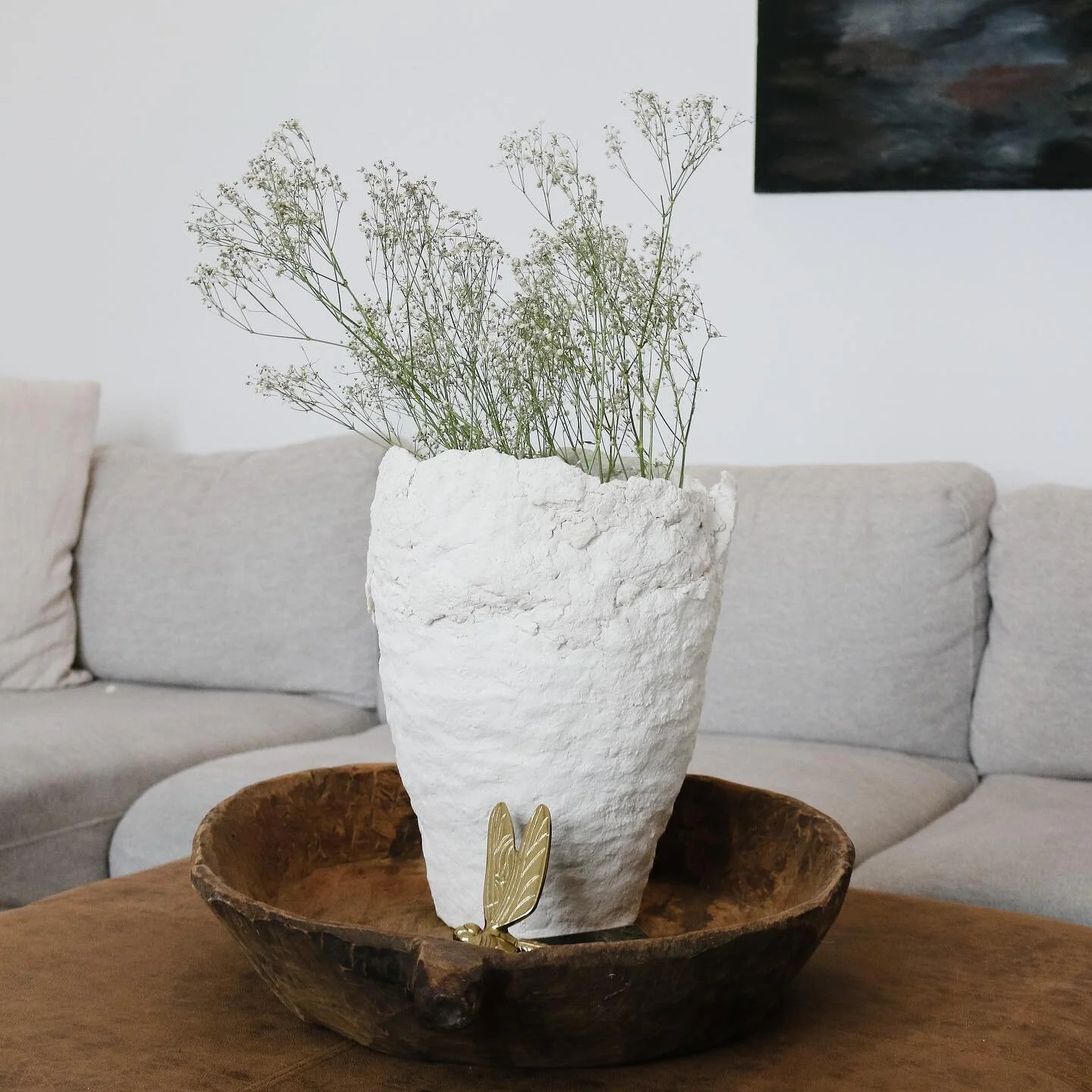 Uniquely designed Large Paper Mache Vase that can be used as a centerpiece for a dinner table or coffee table, on a floor as a floor vase or on a placed pedestal stool. Shop this vase and more decor at house-of-raj.com 💖

#homedecor #homedecoration 