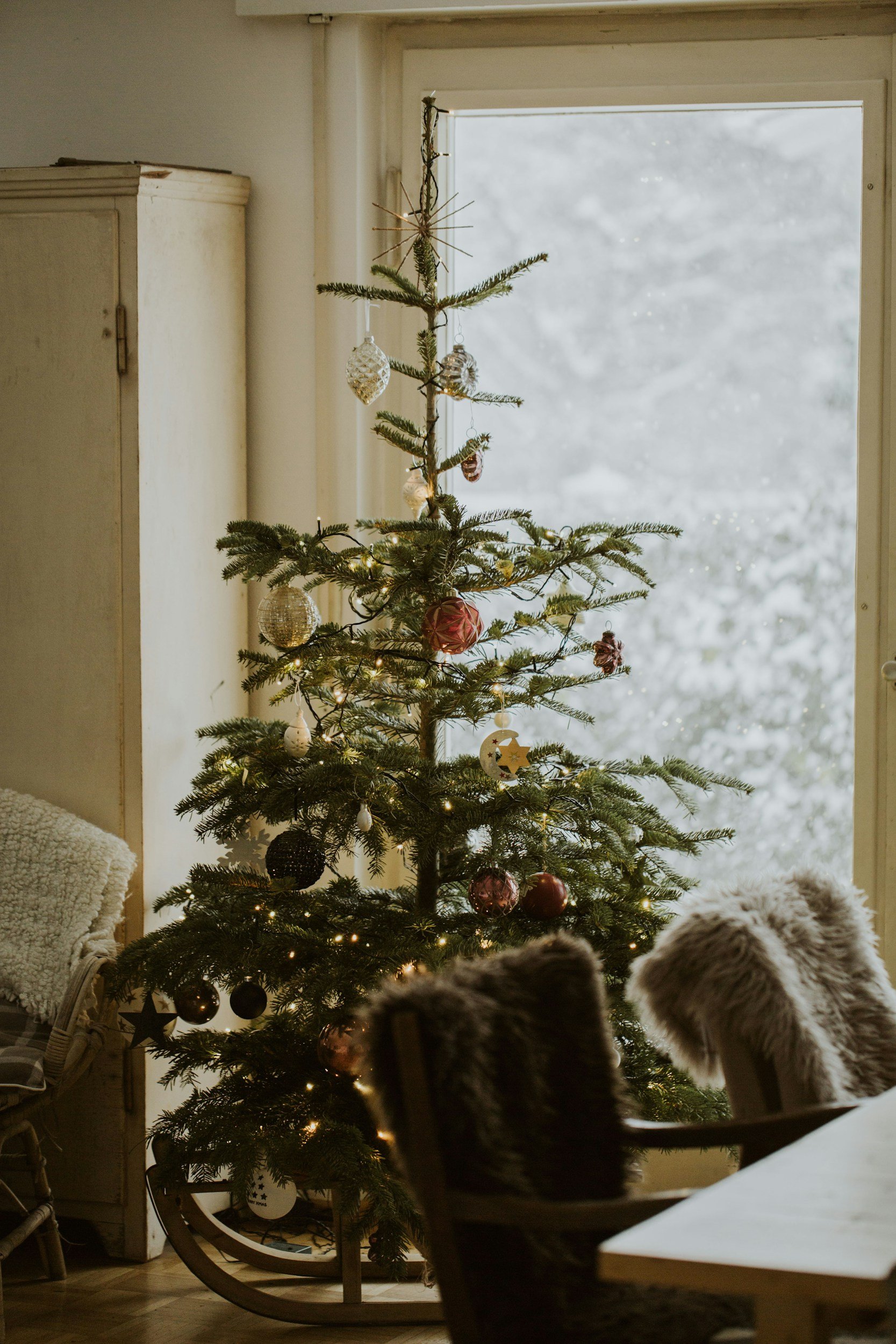 Holiday Prep Hygge-Style: Turning the Festive Season into a Cozy & Stress-Free Experience