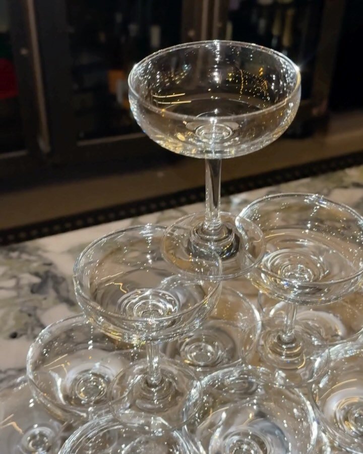 Some moments deserve a champagne tower. 🍾🥂

From micro-weddings to receptions, make your celebration unforgettable. Tap the link in our bio to learn more about hosting your next event with us.

#high5iverooftop #uptownoakland #visitoakland #eastbay