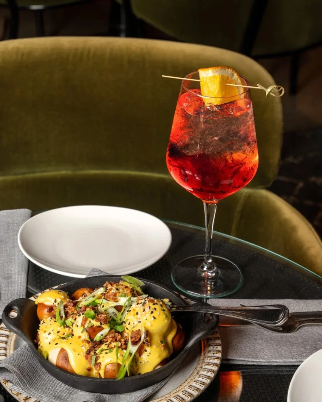 Cocktails that steal the spotlight, with bites to complement. 🍹

This could be the perfect pairing your guests will be enjoying at your next event! Book now at the link in our bio.

📷: Carly Hackbarth

#High5ive #RooftopBar #OaklandFoodies #KisselU