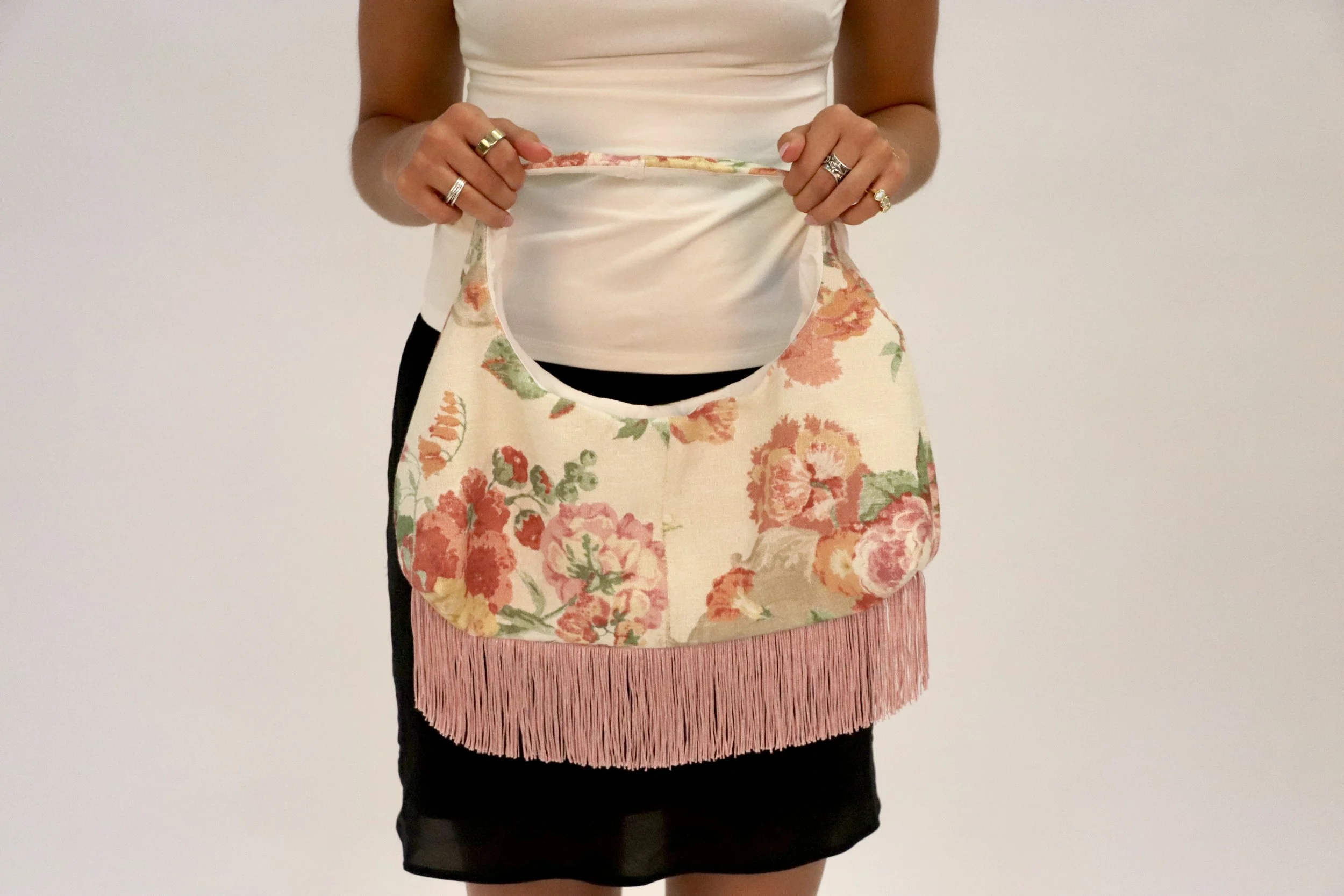 fringe purse(cream_pinkfloral_whitefringe)(4).jpg