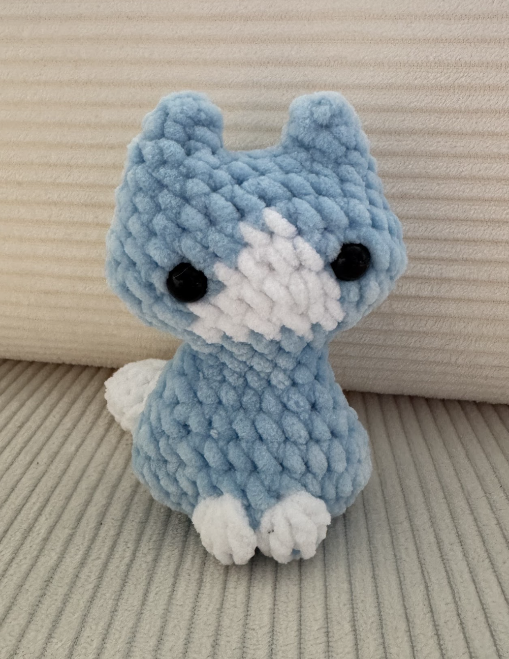 Crochet Blue/White Cat