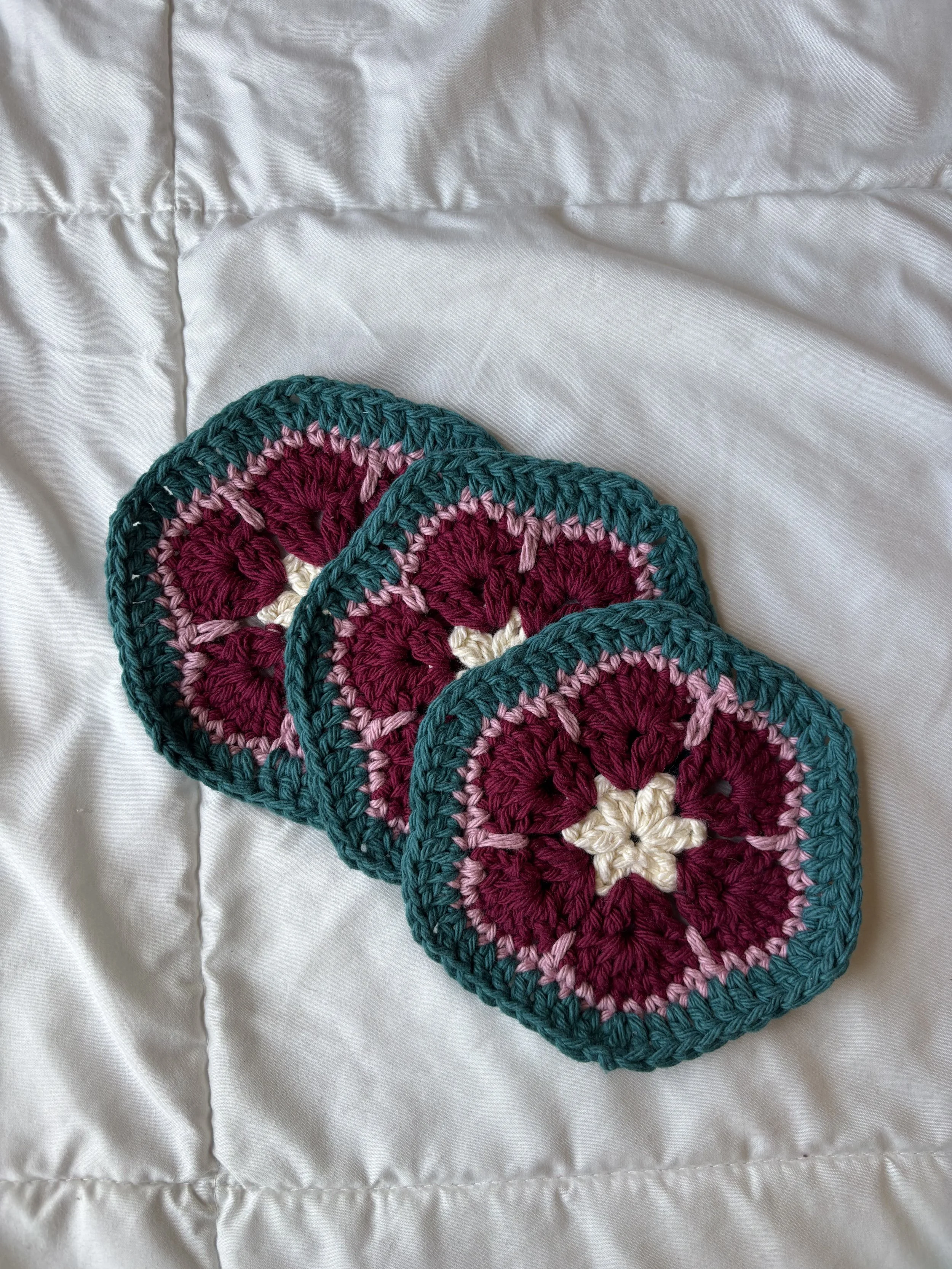 Red-Blue-Pink_Flower_Coaster.jpg