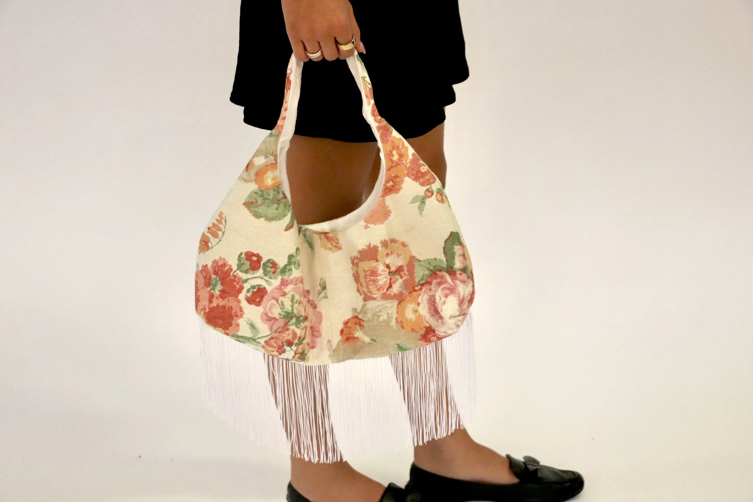 fringe purse(cream_pinkfloral_whitefringe).jpg