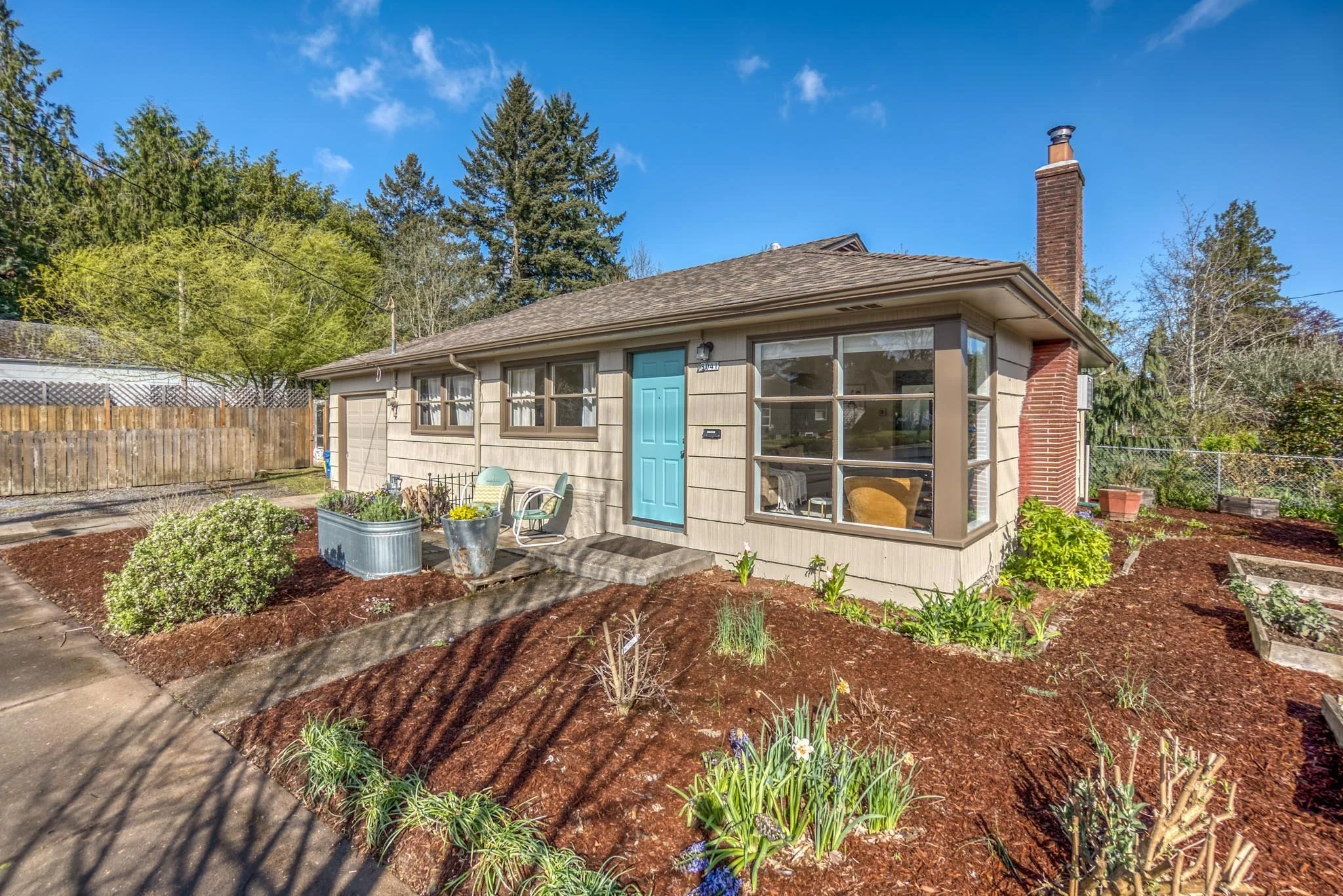 8041 N Saint Johns Ave