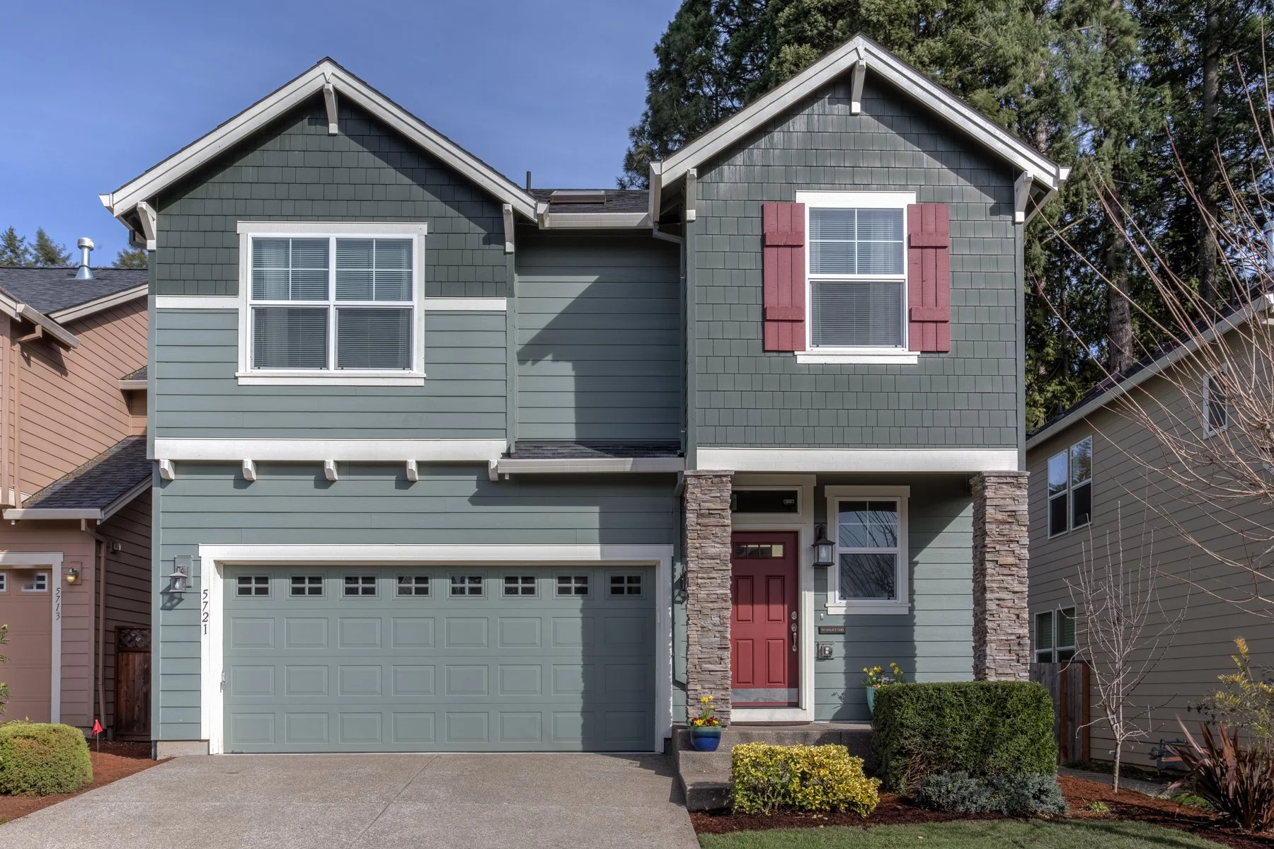 5721 NE Lorena Court