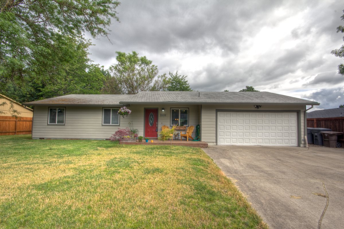 2009 NE Shannon Drive