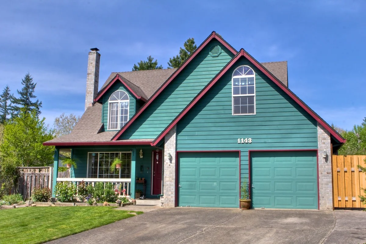 1143 SE Helene Court