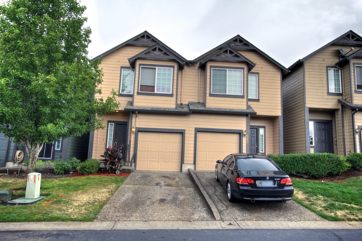 front of 2 story house for sale in gresham, oregon