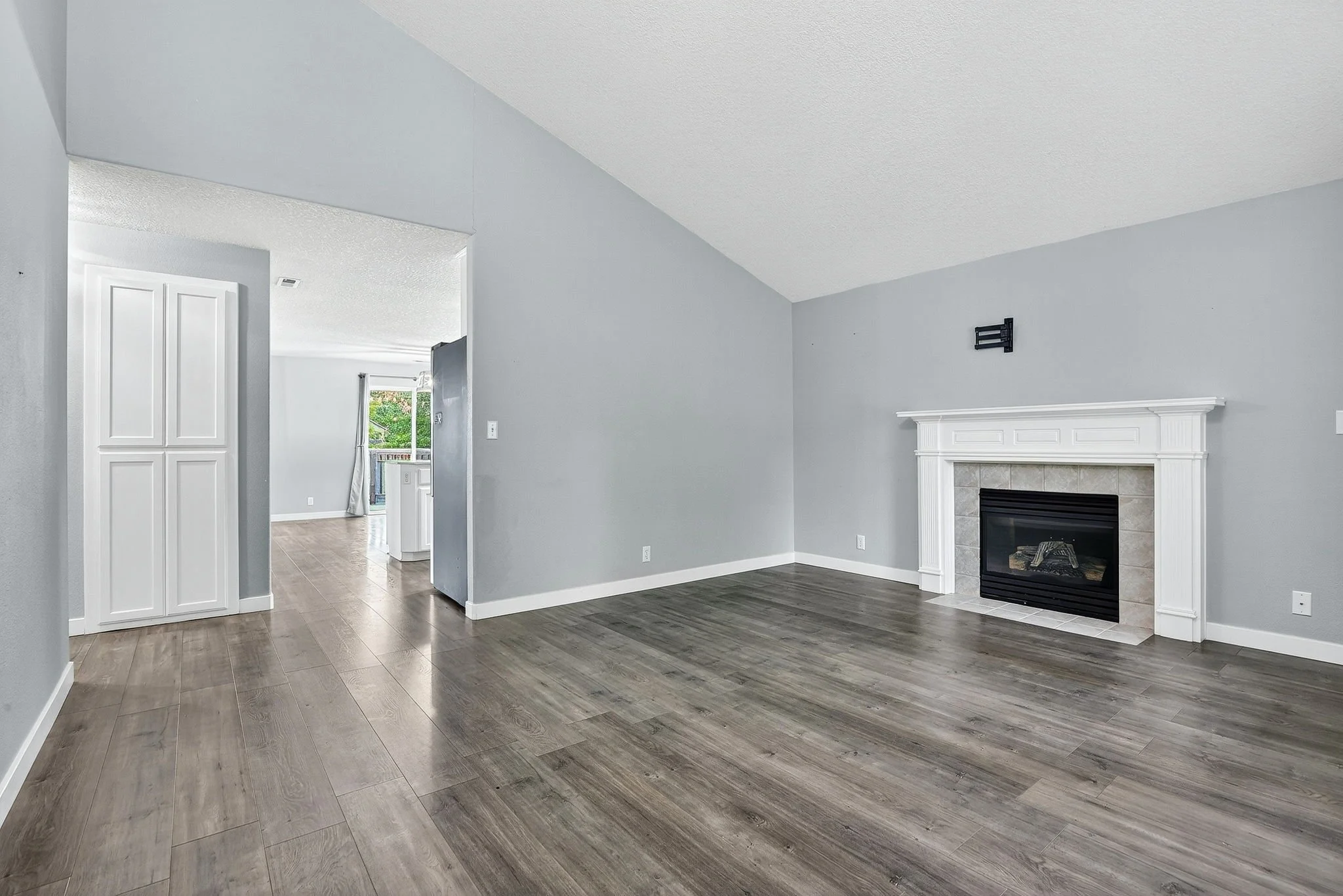 1119 Hawthorne St-11.jpg