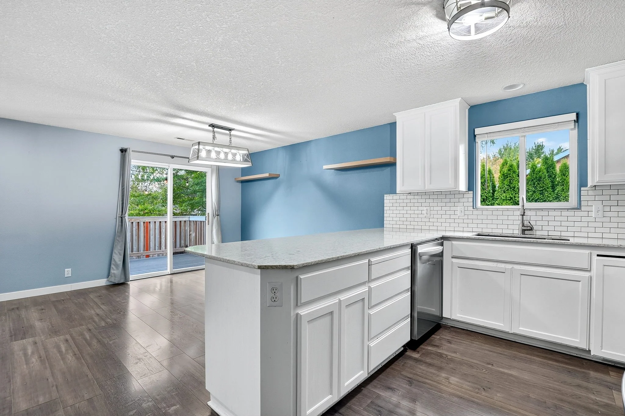 1119 Hawthorne St-17.jpg