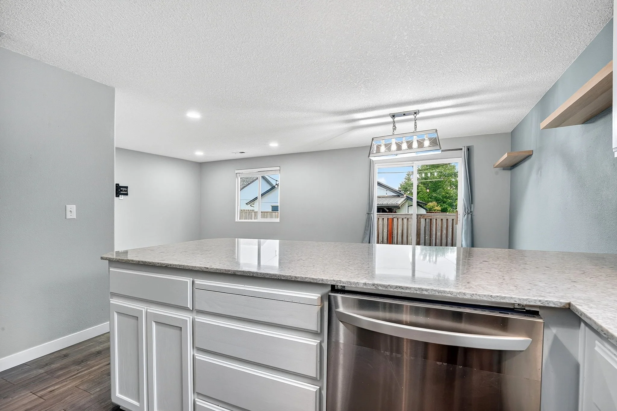 1119 Hawthorne St-22.jpg