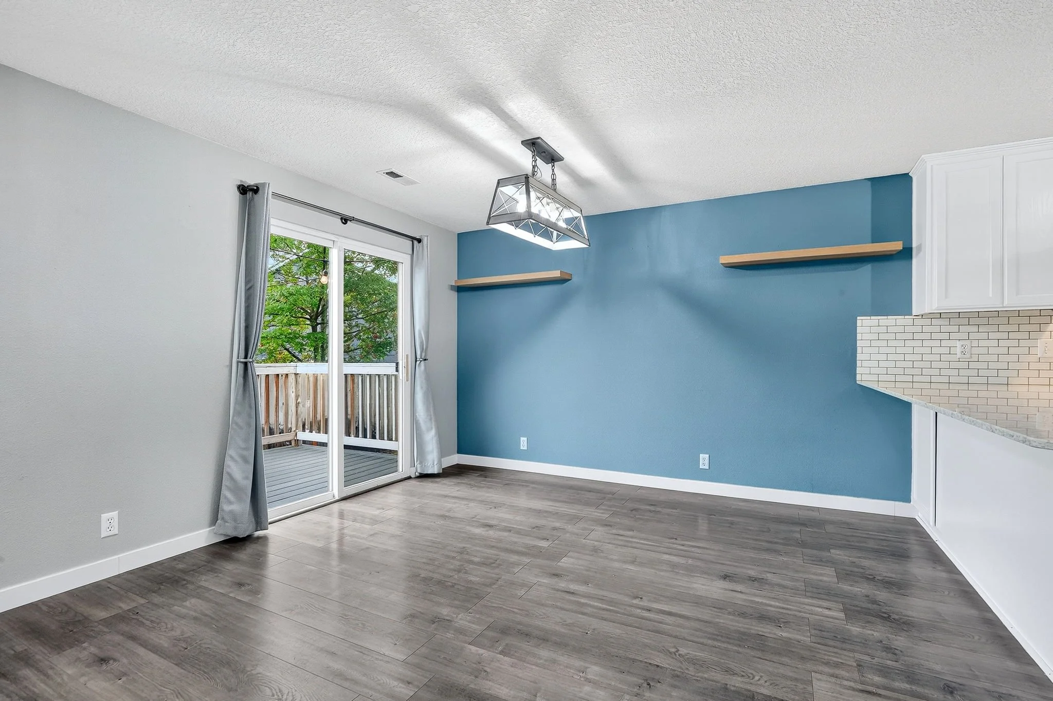 1119 Hawthorne St-23.jpg