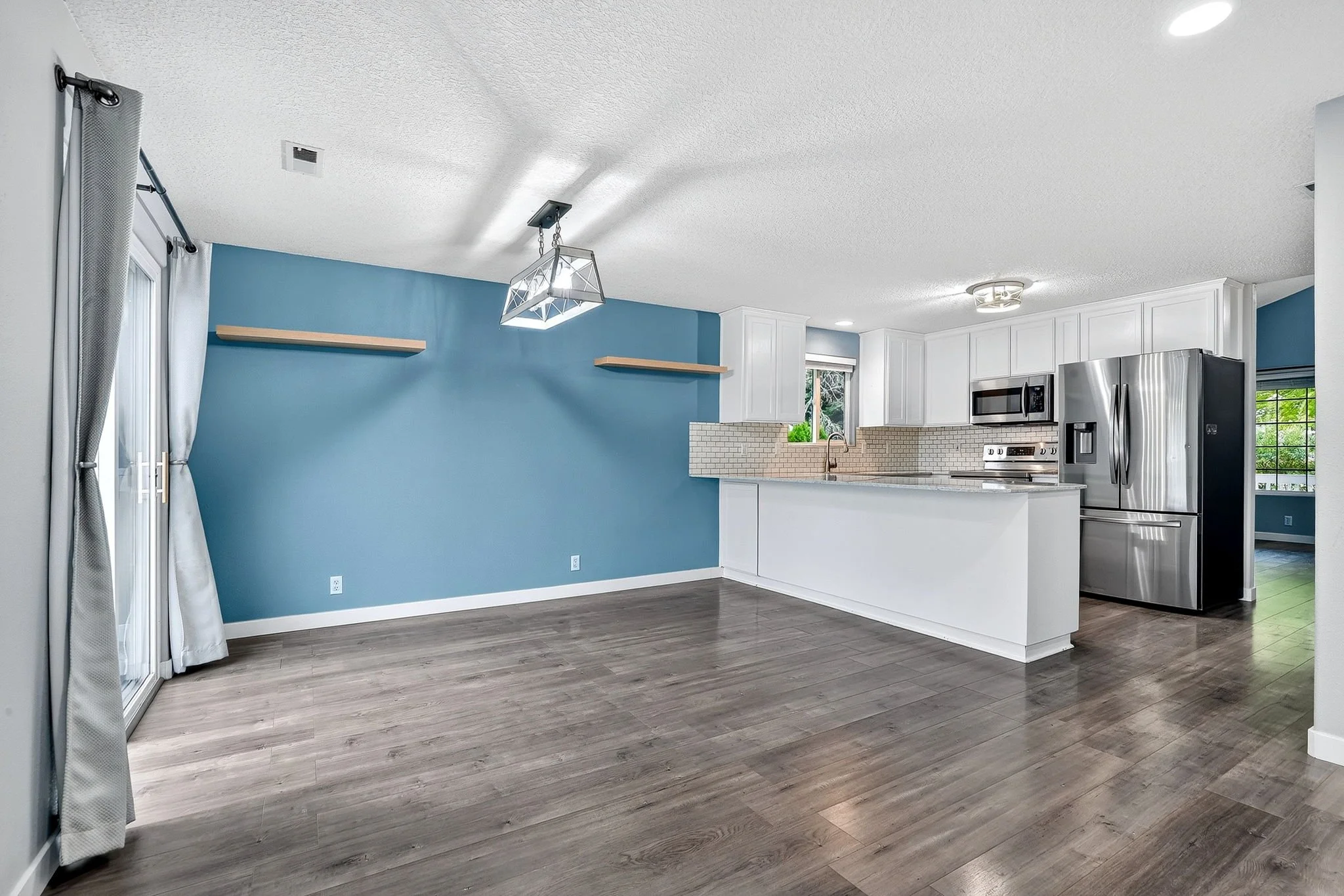 1119 Hawthorne St-25.jpg