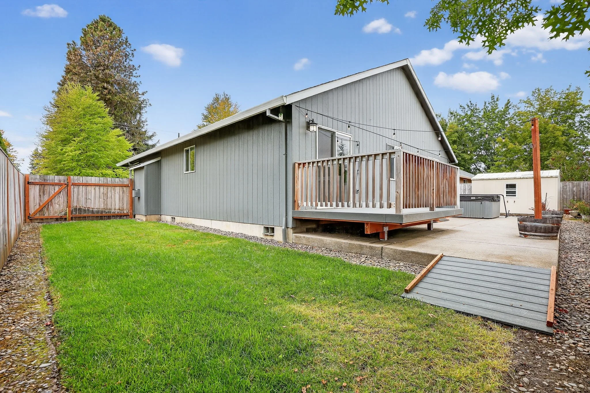 1119 Hawthorne St-66.jpg