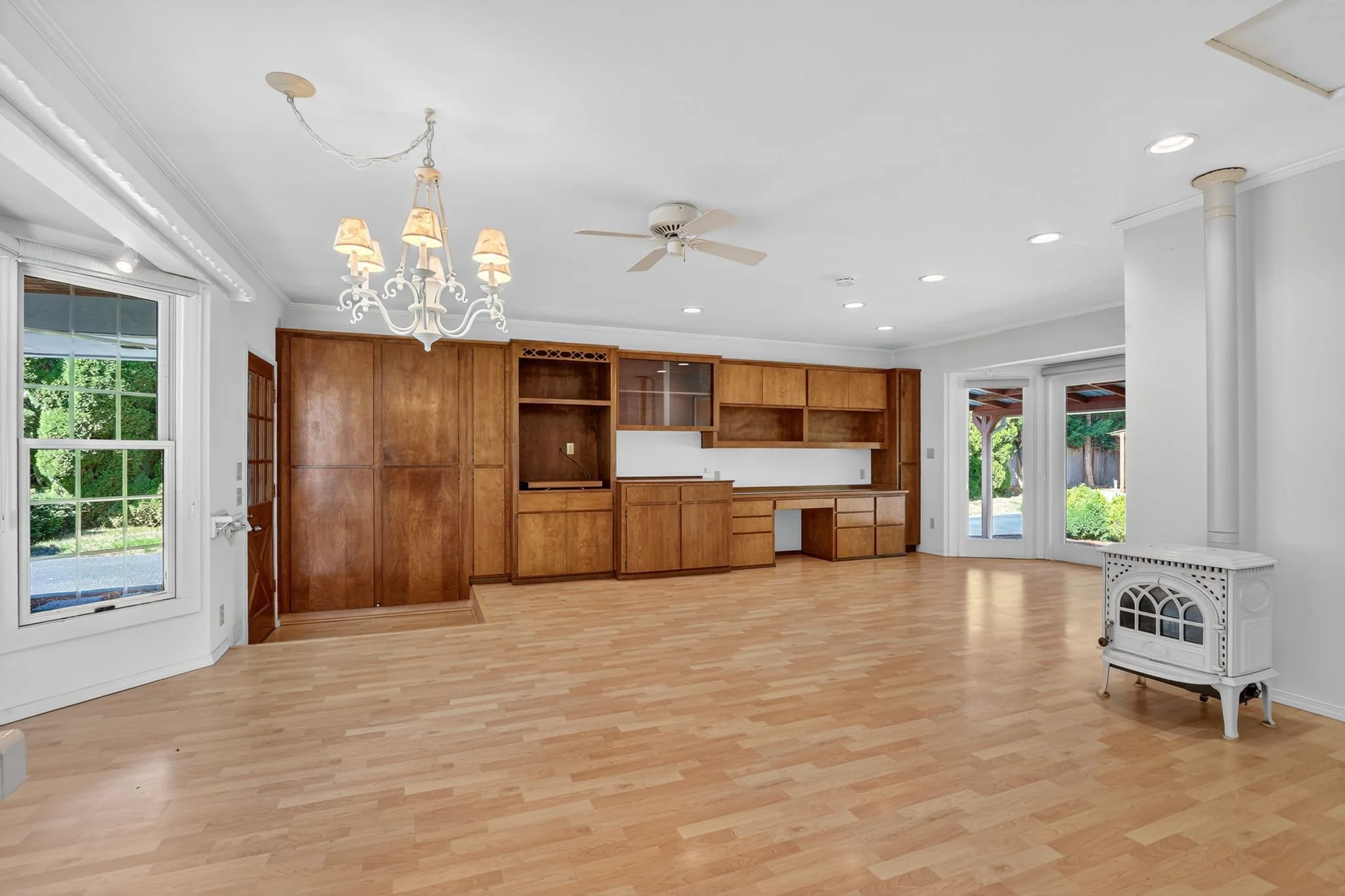 5615 E Main St-16.jpg