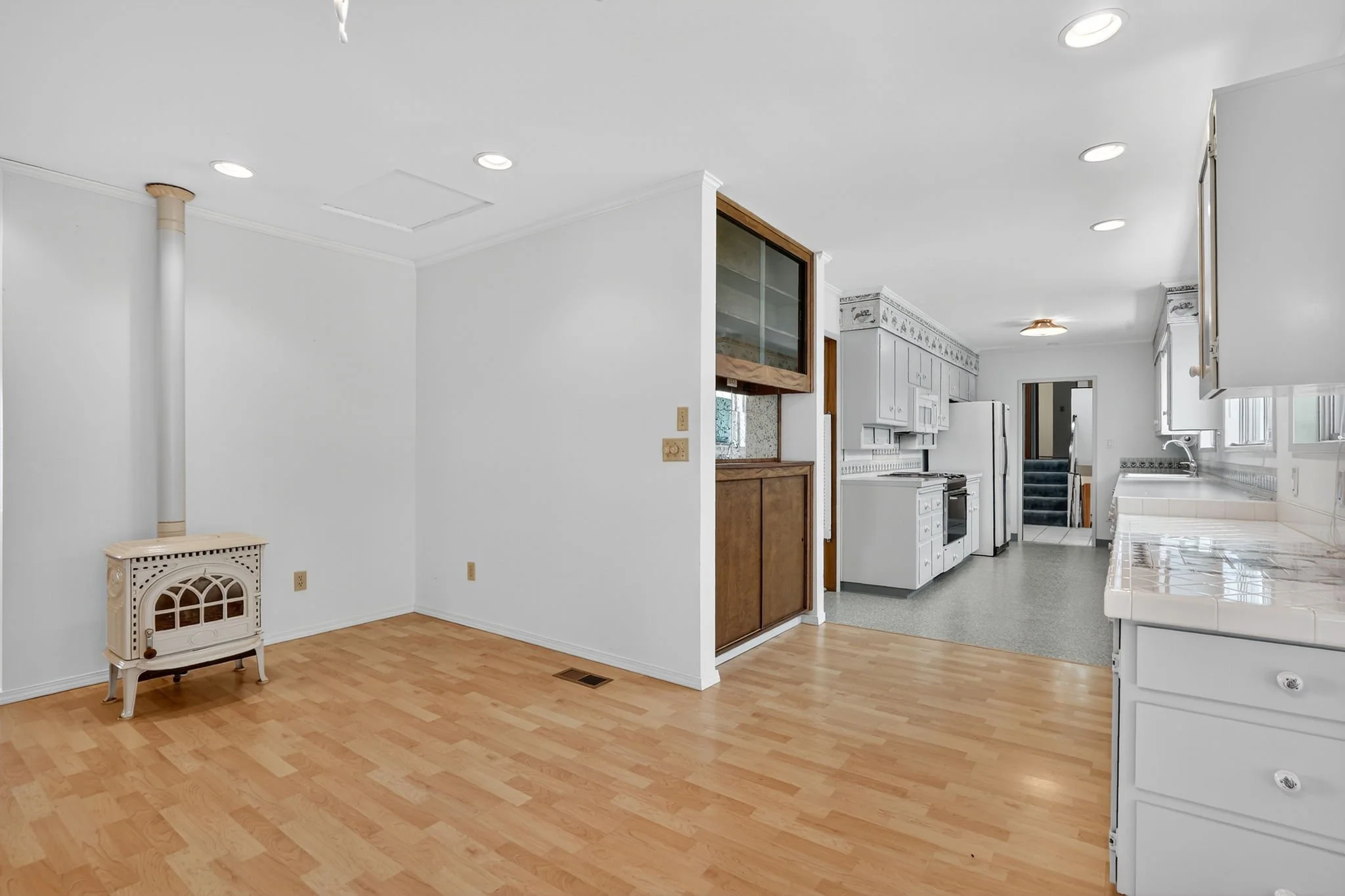 5615 E Main St-17.jpg