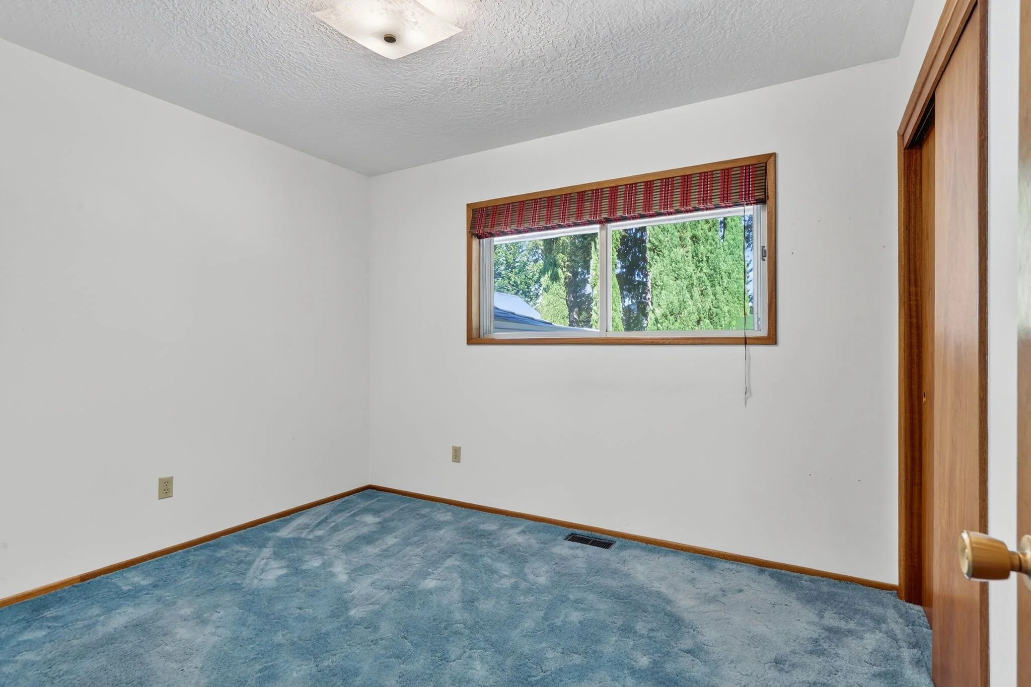 5615 E Main St-41.jpg