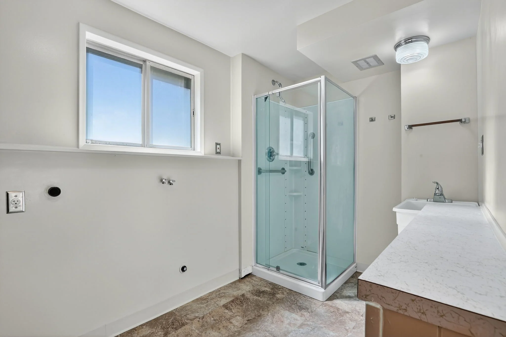 5615 E Main St-67.jpg