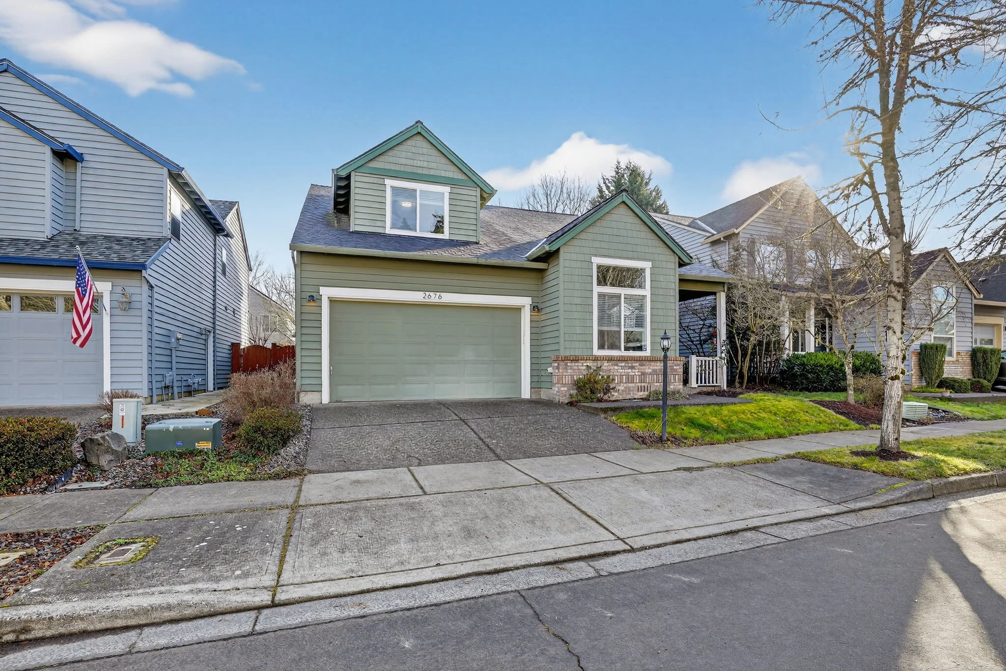 2676 NE Charlois Dr-2.jpg