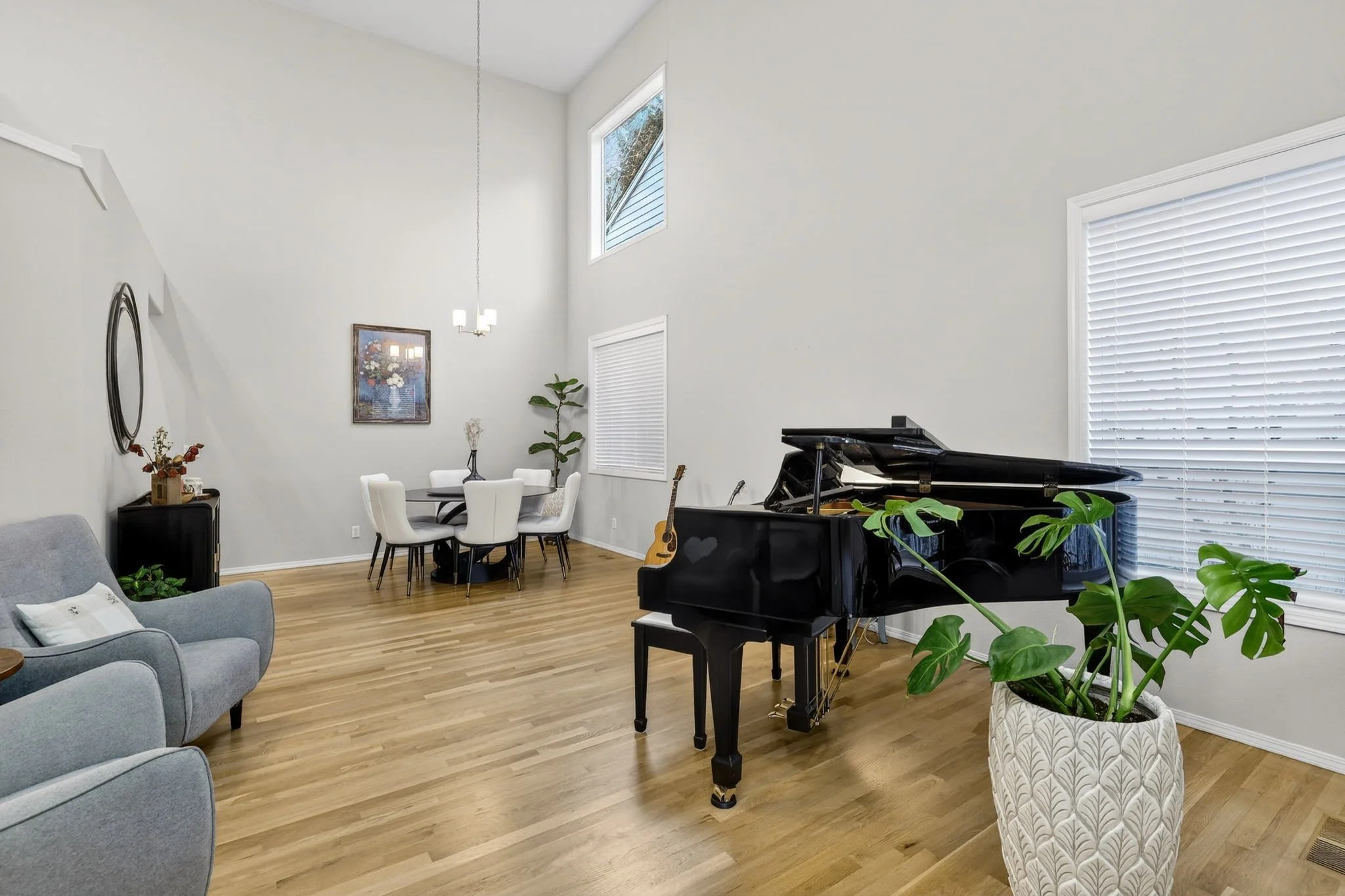 2676 NE Charlois Dr-11.jpg