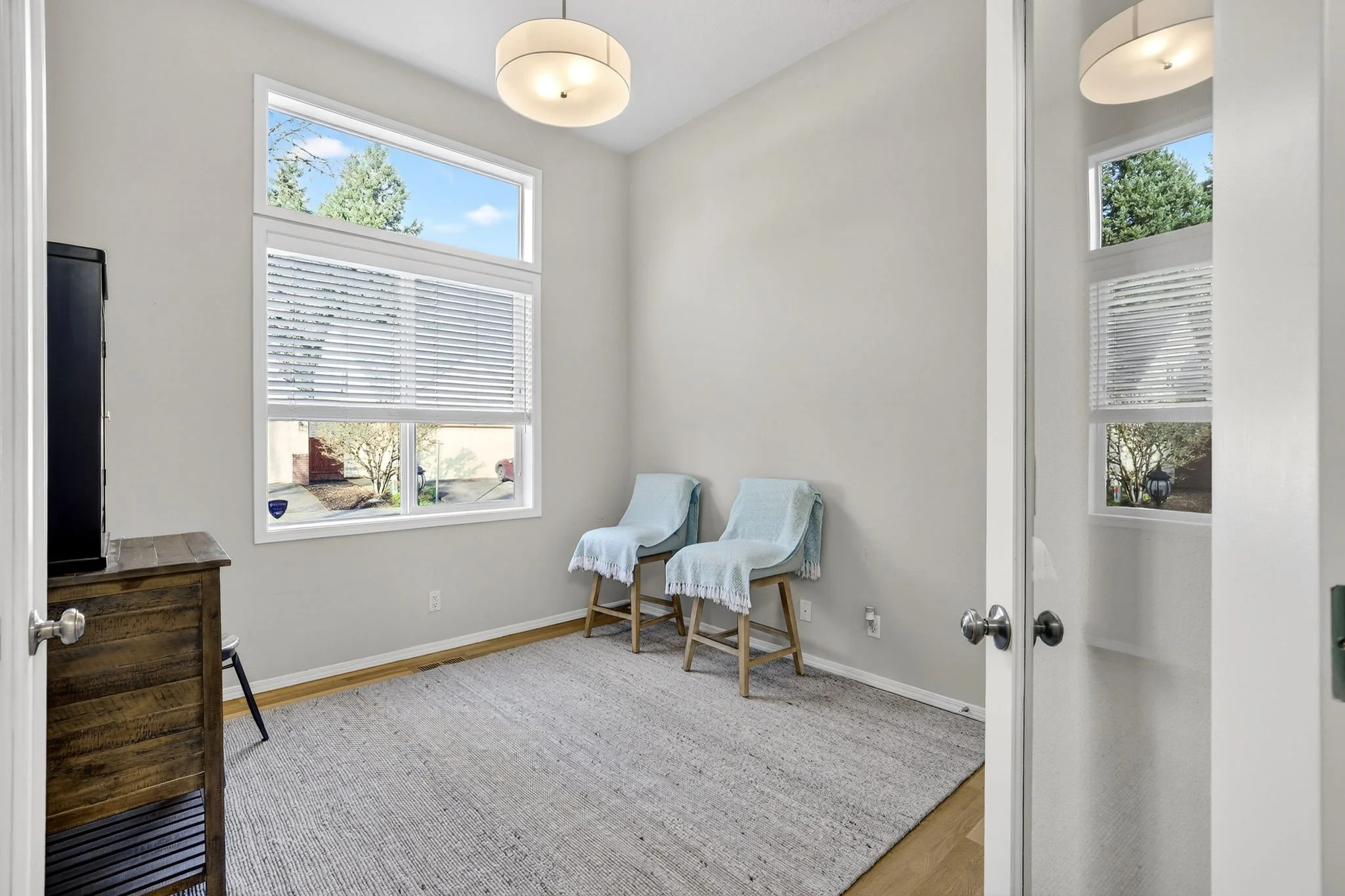 2676 NE Charlois Dr-15.jpg