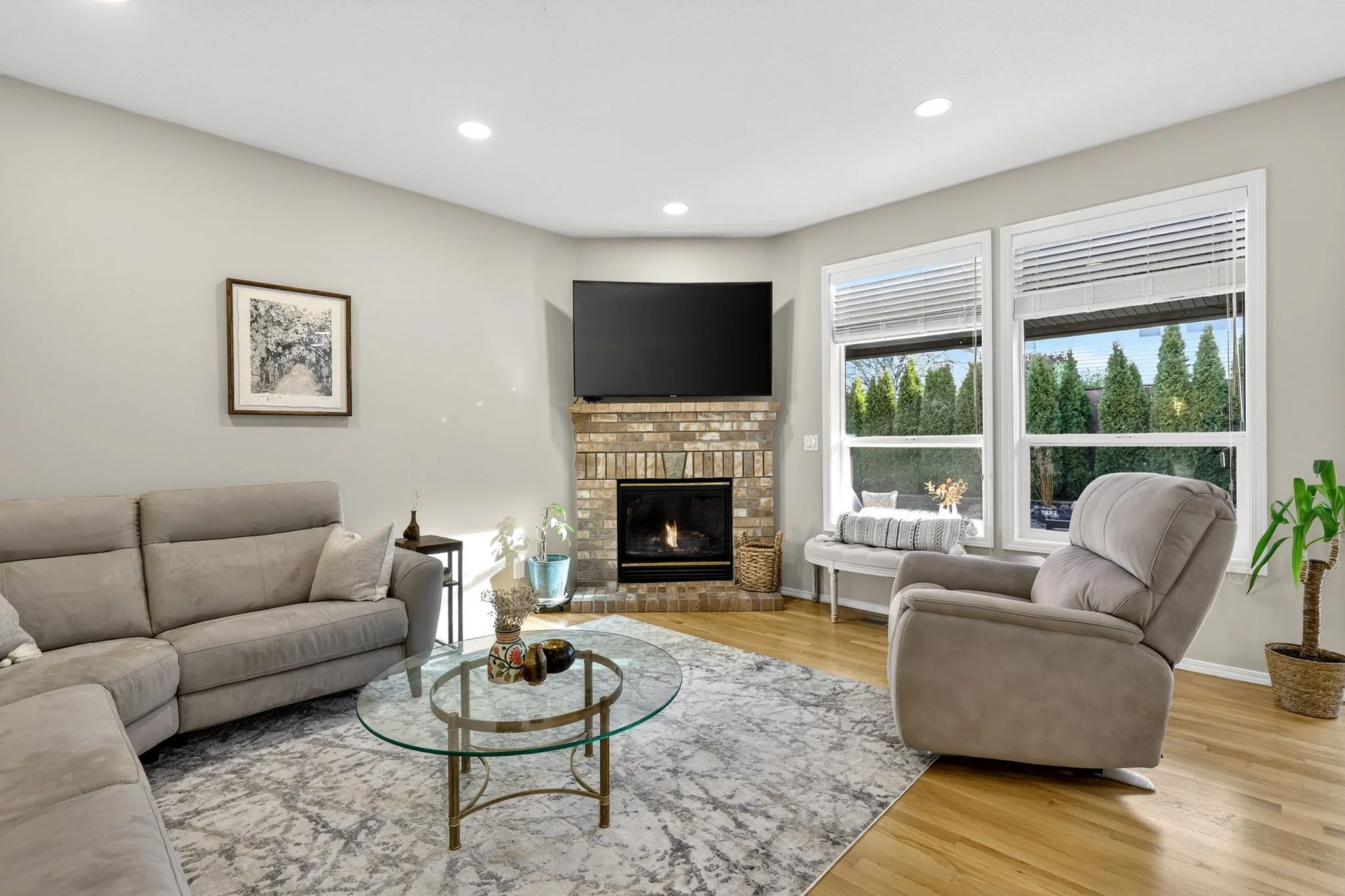 2676 NE Charlois Dr-23.jpg