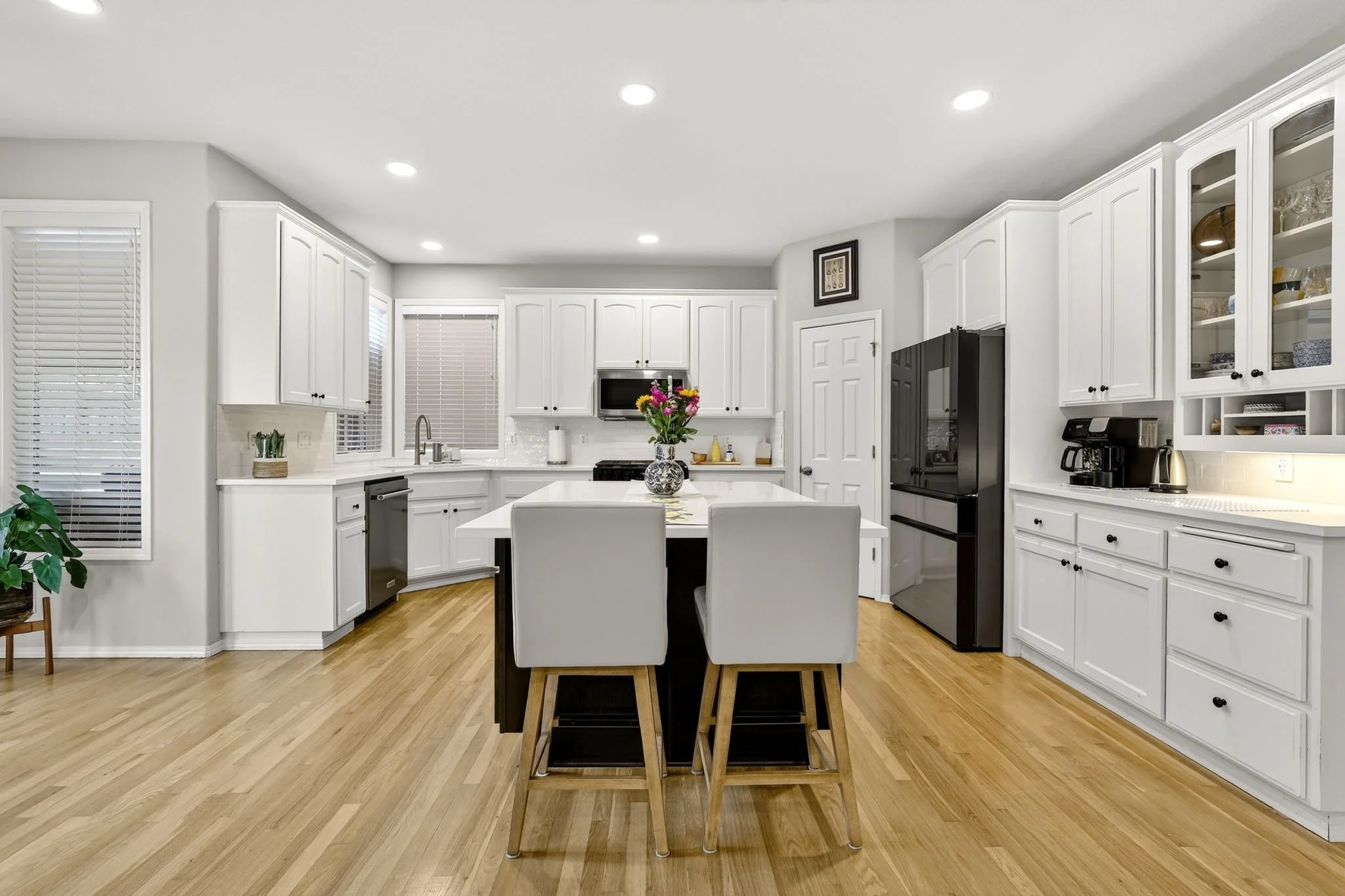 2676 NE Charlois Dr-29.jpg