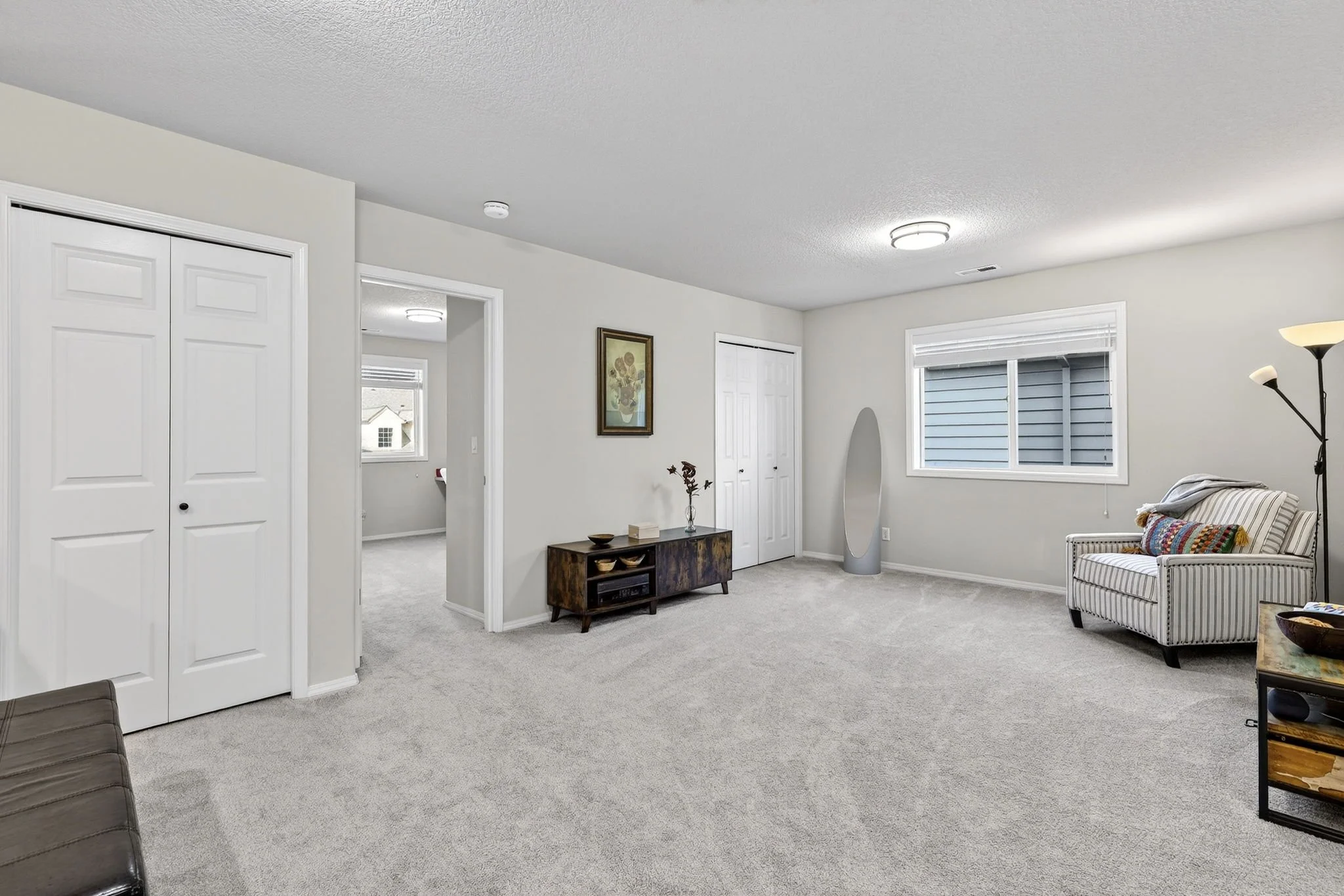 2676 NE Charlois Dr-37.jpg