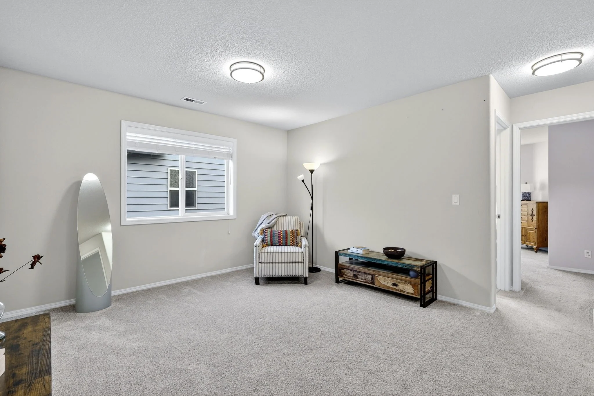 2676 NE Charlois Dr-38.jpg