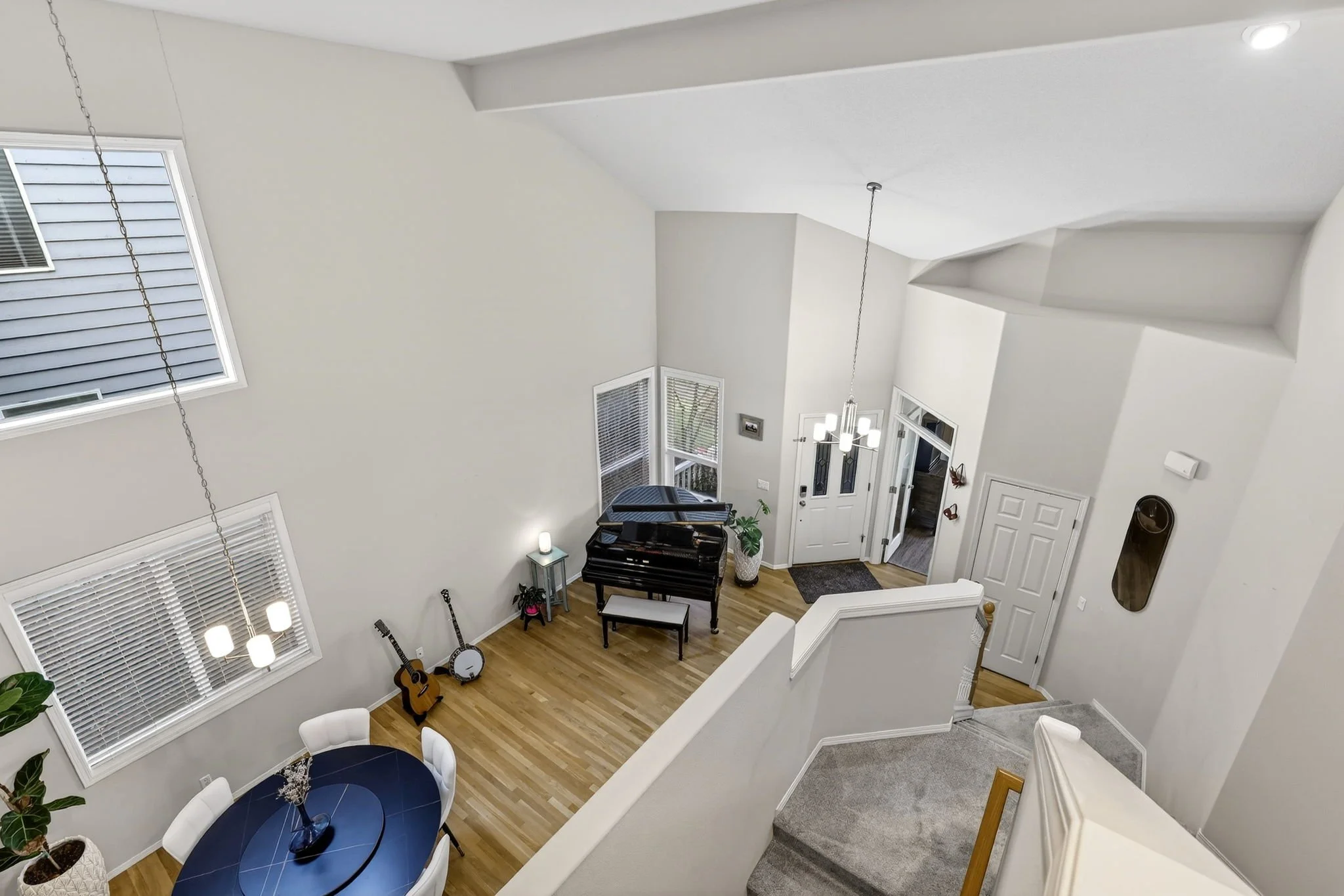 2676 NE Charlois Dr-41.jpg