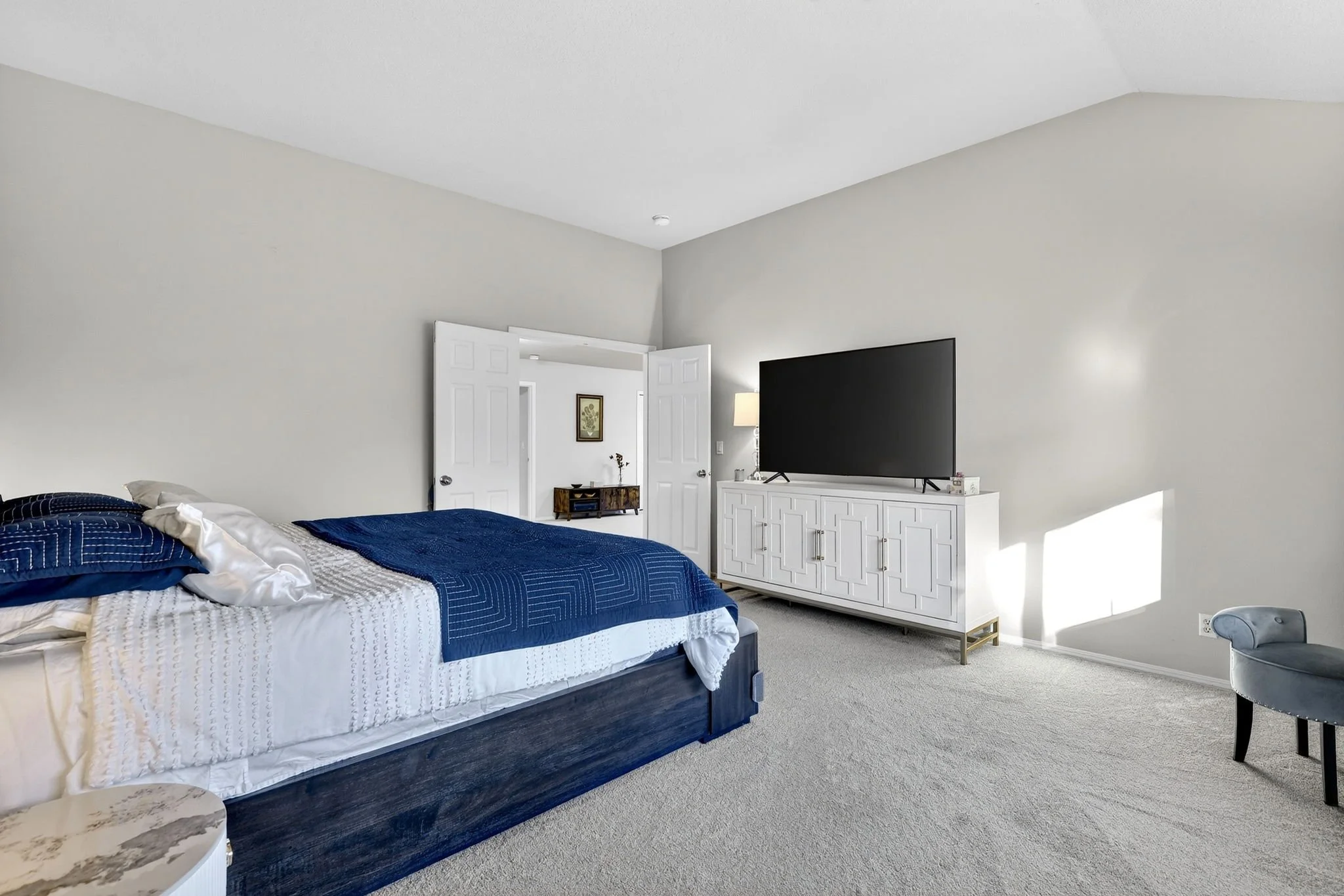 2676 NE Charlois Dr-44.jpg