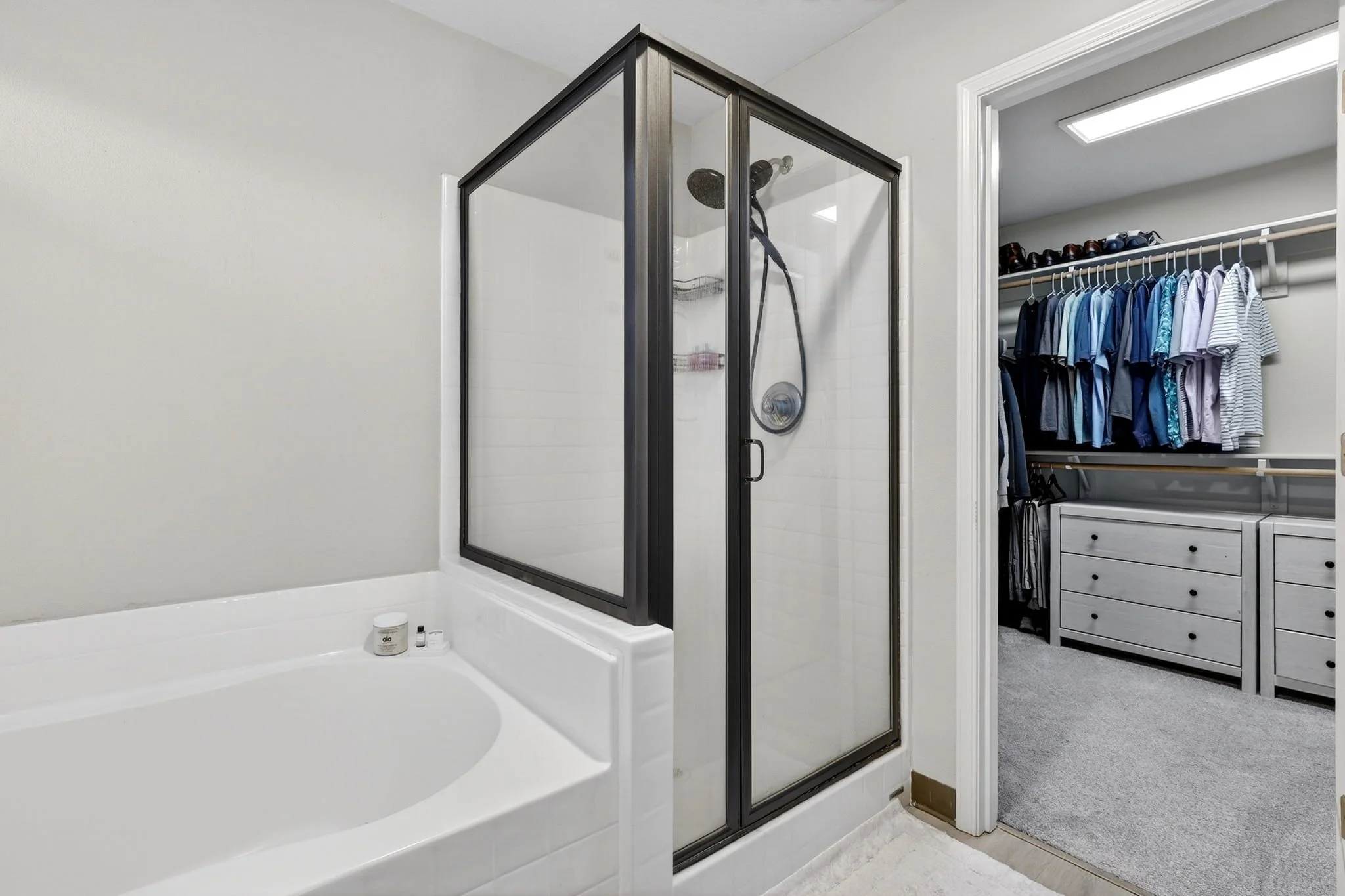 2676 NE Charlois Dr-48.jpg