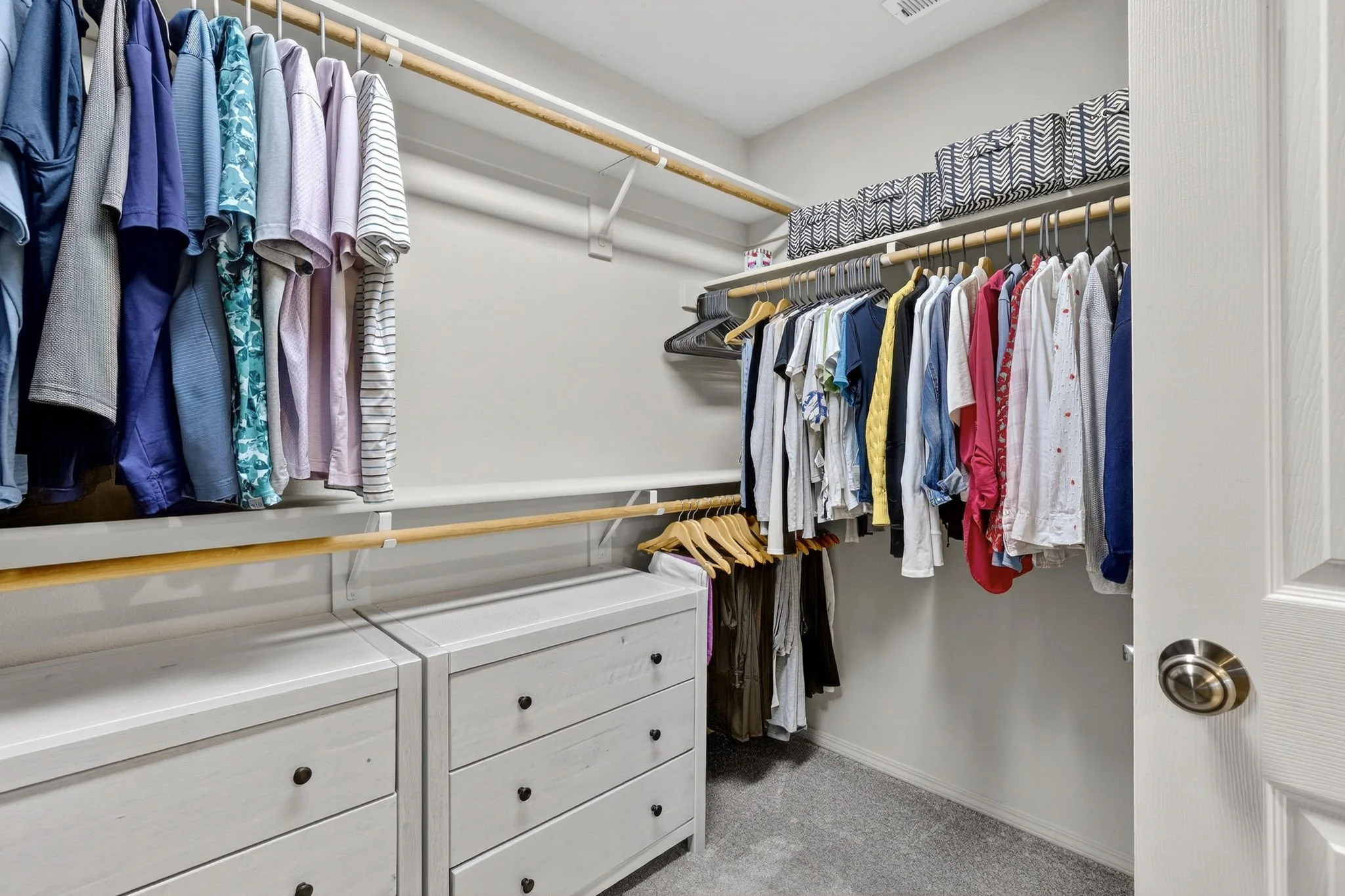 2676 NE Charlois Dr-50.jpg